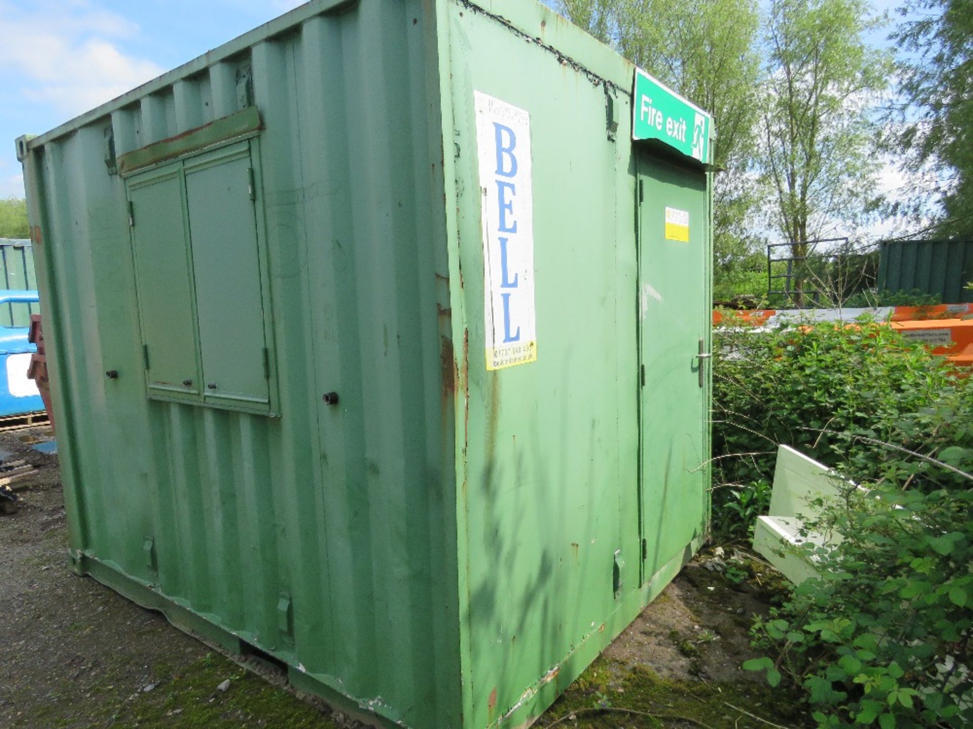 CONTAINERISED SITE OFFICE 10FT X 8FT APPROX WITH DOOR EITHER END. - Image 2 of 7