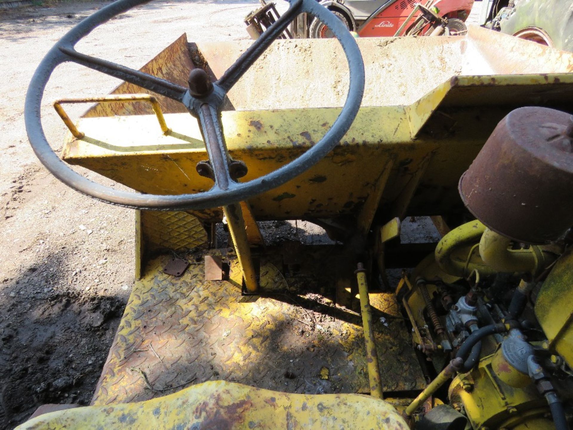 DIESEL ENGINED 2WD DUMPER. UNTESTED, CONDITION UNKNOWN.....THIS LOT IS SOLD UNDER THE AUCTIONEERS MA - Image 7 of 8