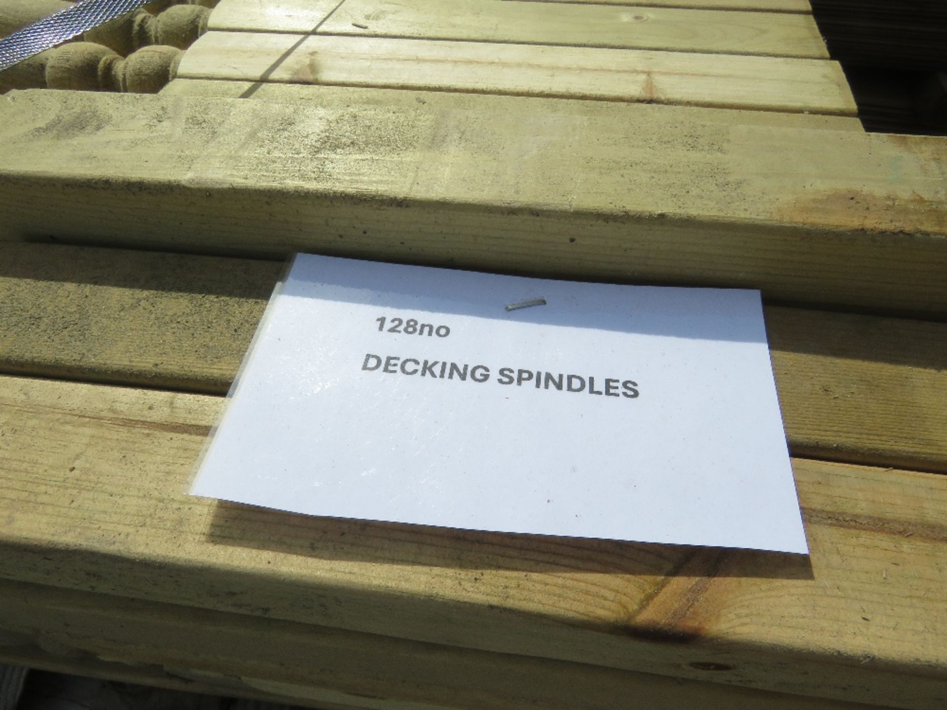 LARGE PACK OF TREATED DECKING SPINDLES 0.9M LENGTH 128NO IN TOTAL APPROX. - Image 4 of 4