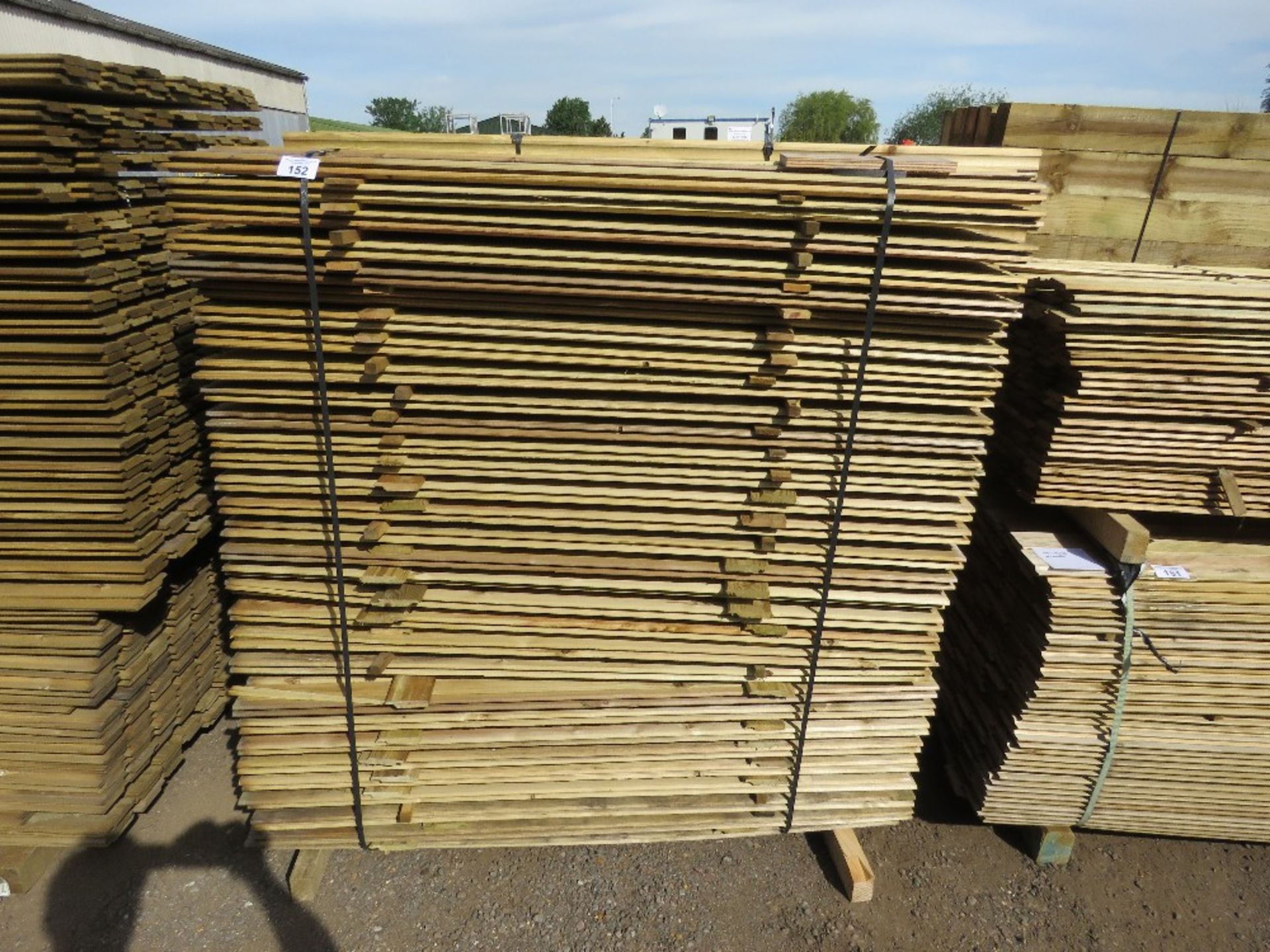 DOUBLE SIZED EXTRA LARGE PACK OF TREATED OVERLAP SHIPLAP TIMBER CLADDING BOARDS 19MM X 100MM @ 1420M