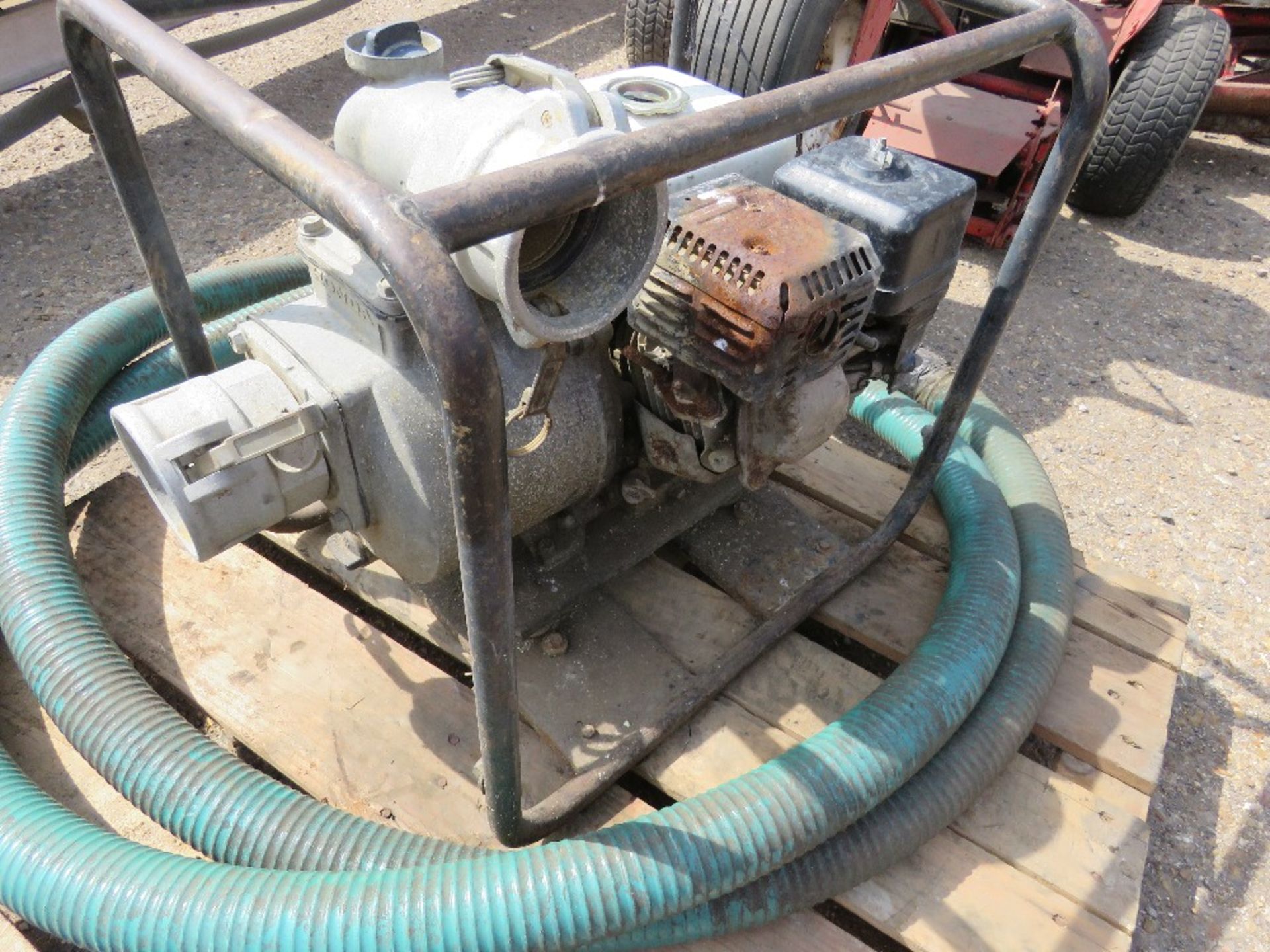 PETROL ENGINED WATER PUMP WITH HOSE. - Image 3 of 5
