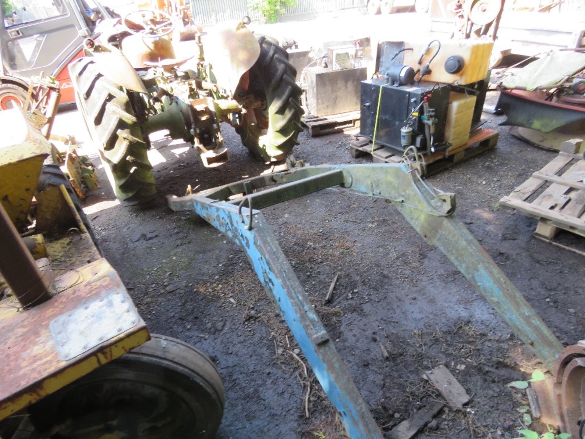 FORDSON DEXTA TRACTOR WITH LOADER FRAME AND BRACKETS. UNUSED CONDITION UNKNOWN. MAY BE INCOMPLETE (I - Image 4 of 16