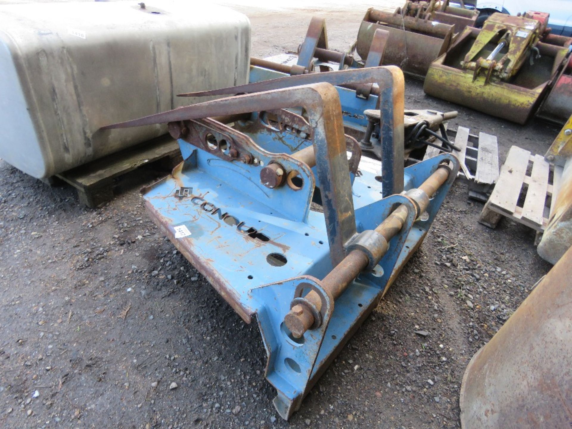 SET OF CONQUIP EXCAVATOR MOUNTED PALLET FORKS. SOURCED FROM COMPANY LIQUIDATION. - Image 2 of 6