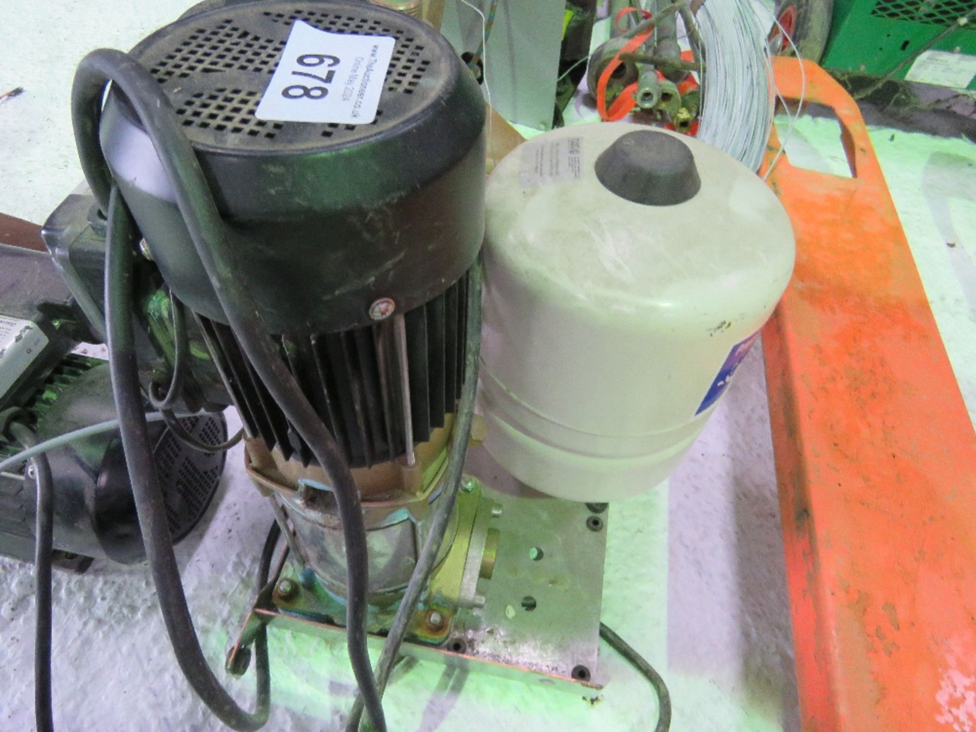 2 X ELECTRIC POWERED WATER PUMPS. - Image 7 of 8