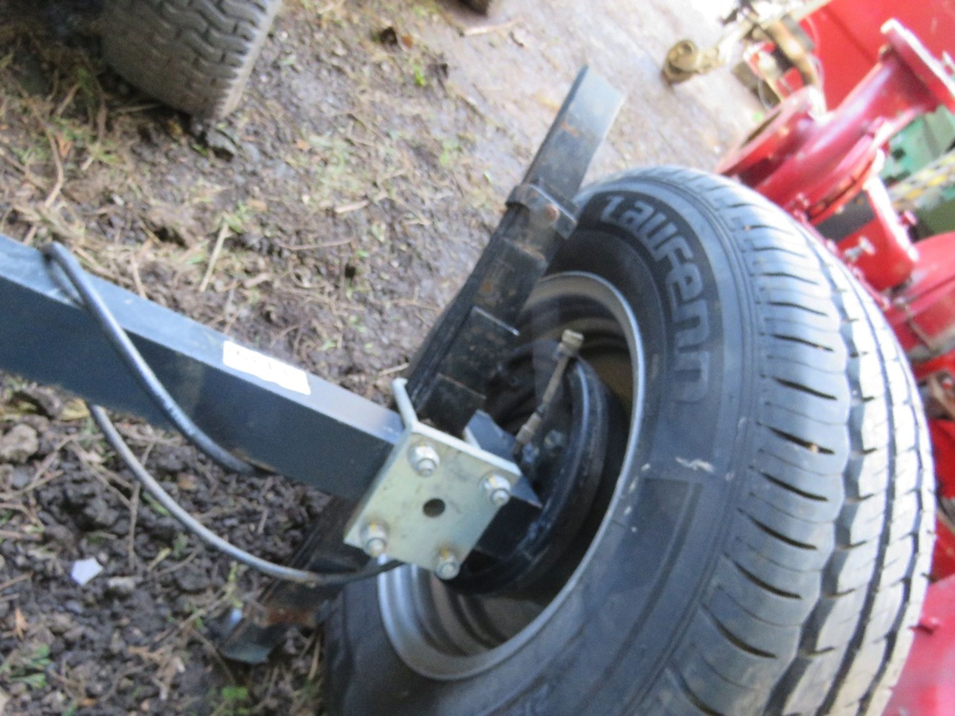 HEAVY DUTY TRAILER AXLE WITH SPRINGS, BELIEVED TO BE OFF GROUNDHOG TYPE WELFARE UNIT?? ....THIS LOT - Image 3 of 6