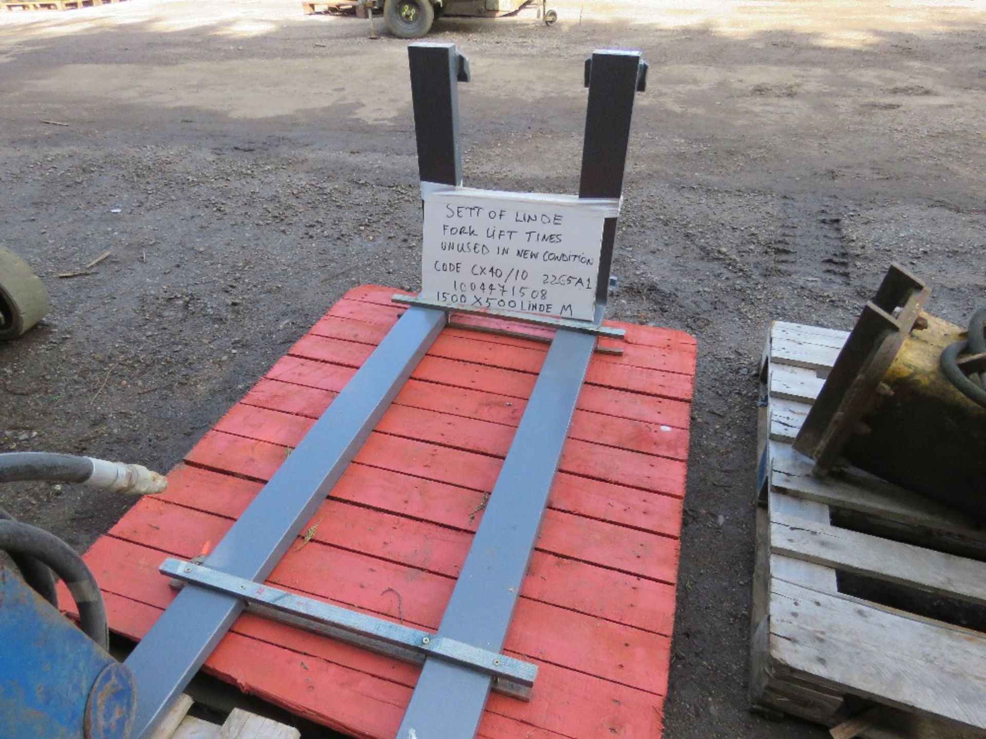 SET OF UNUSED LINDE FORKLIFT TINES 1500 X500 FOR 20" CARRIAGE. ....THIS LOT IS SOLD UNDER THE AUCTIO - Image 2 of 4