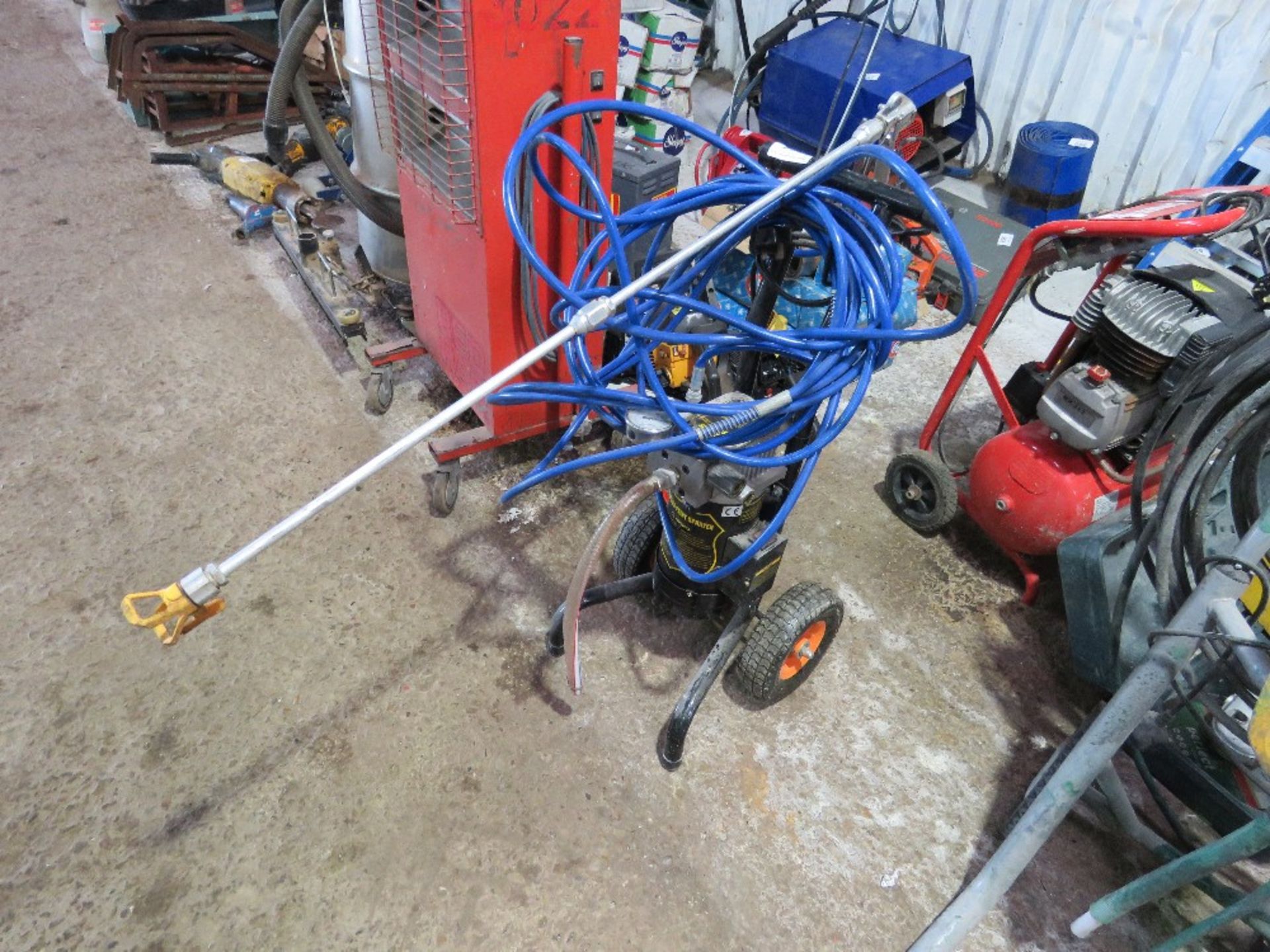 AIRLESS SPRAYER UNIT, 240VOLT POWERED.....THIS LOT IS SOLD UNDER THE AUCTIONEERS MARGIN SCHEME, THER - Image 3 of 6