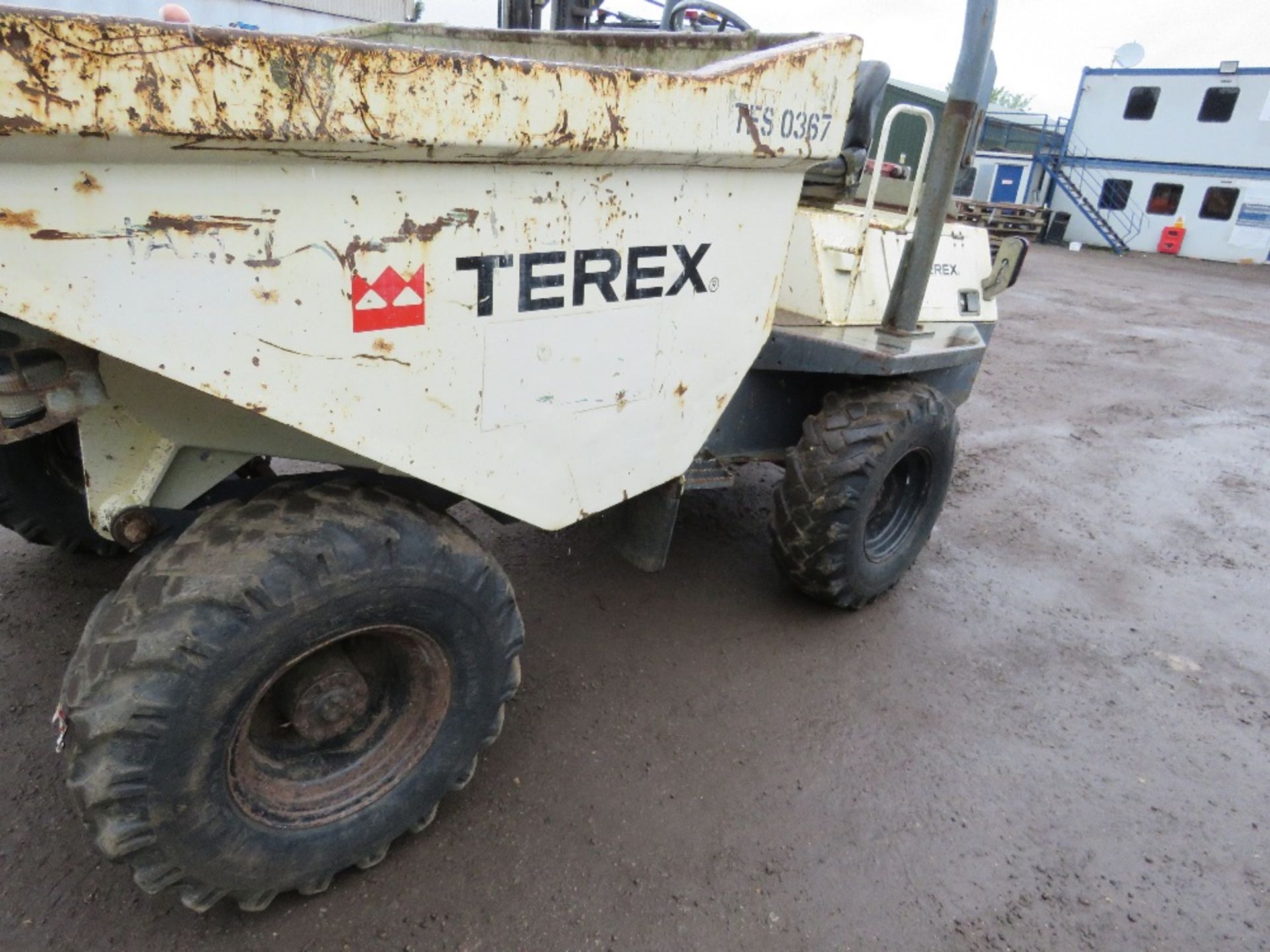 BENFORD TEREX DT030S 3 TONNE STRIGHT TIP DUMPER, YEAR 2008 BUILD, KUBOTA ENGINE. SN:SLBKNN00E805FR18 - Image 4 of 12