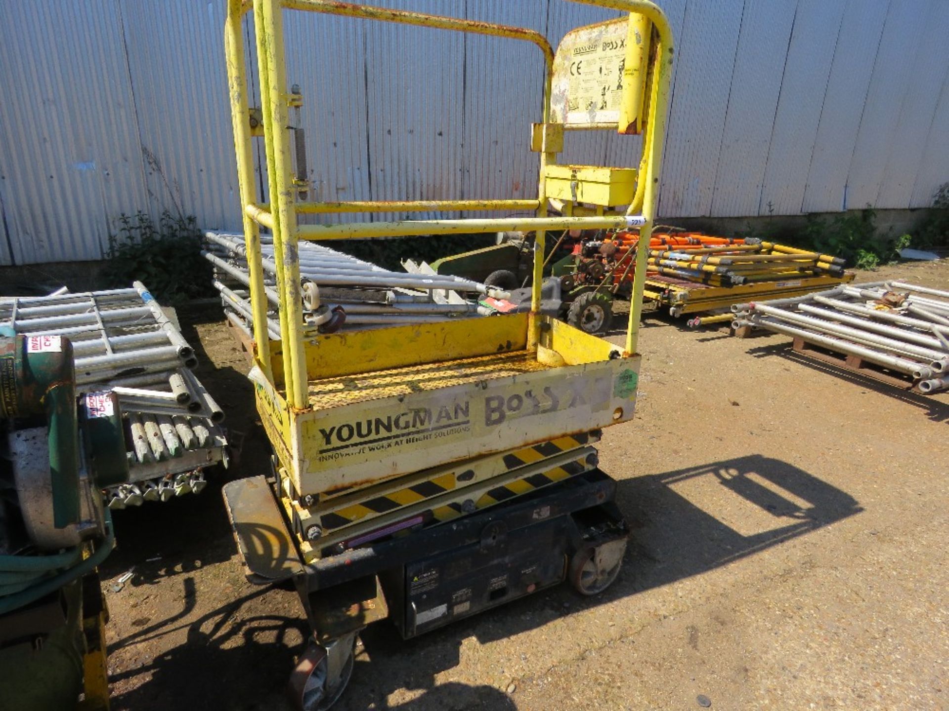 BOSS X3 SCISSOR LIFT ACCESS UNIT.....THIS LOT IS SOLD UNDER THE AUCTIONEERS MARGIN SCHEME, THEREFORE - Image 2 of 6
