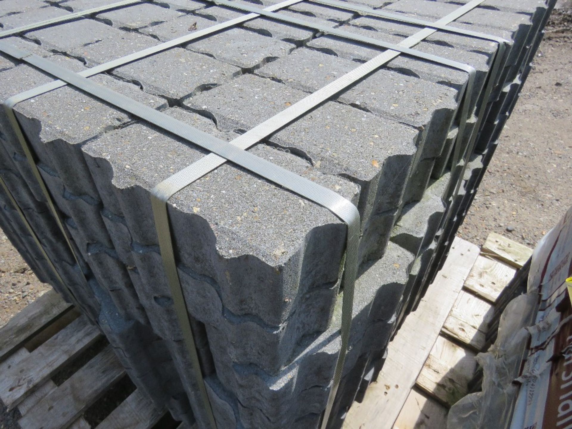 2NO PACKS OF MARSHALL PRIORA CHARCOAL BLOCK PAVERS 200X100X80MM. SOURCED FROM COMPANY LIQUIDATION. - Image 5 of 7