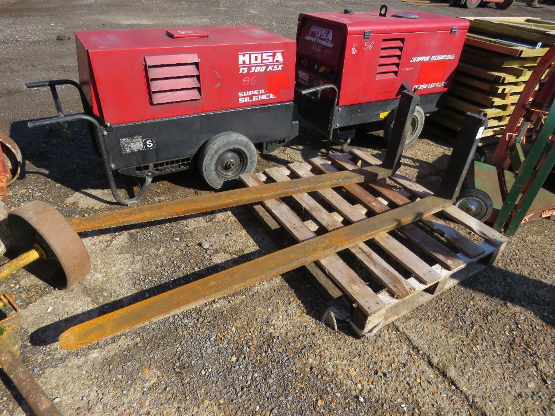 PAIR OF EXTRA LONG FORKLIFT TINES, 2M LENGTH SUITABLE FOR 16" CARRIAGE APPROX.