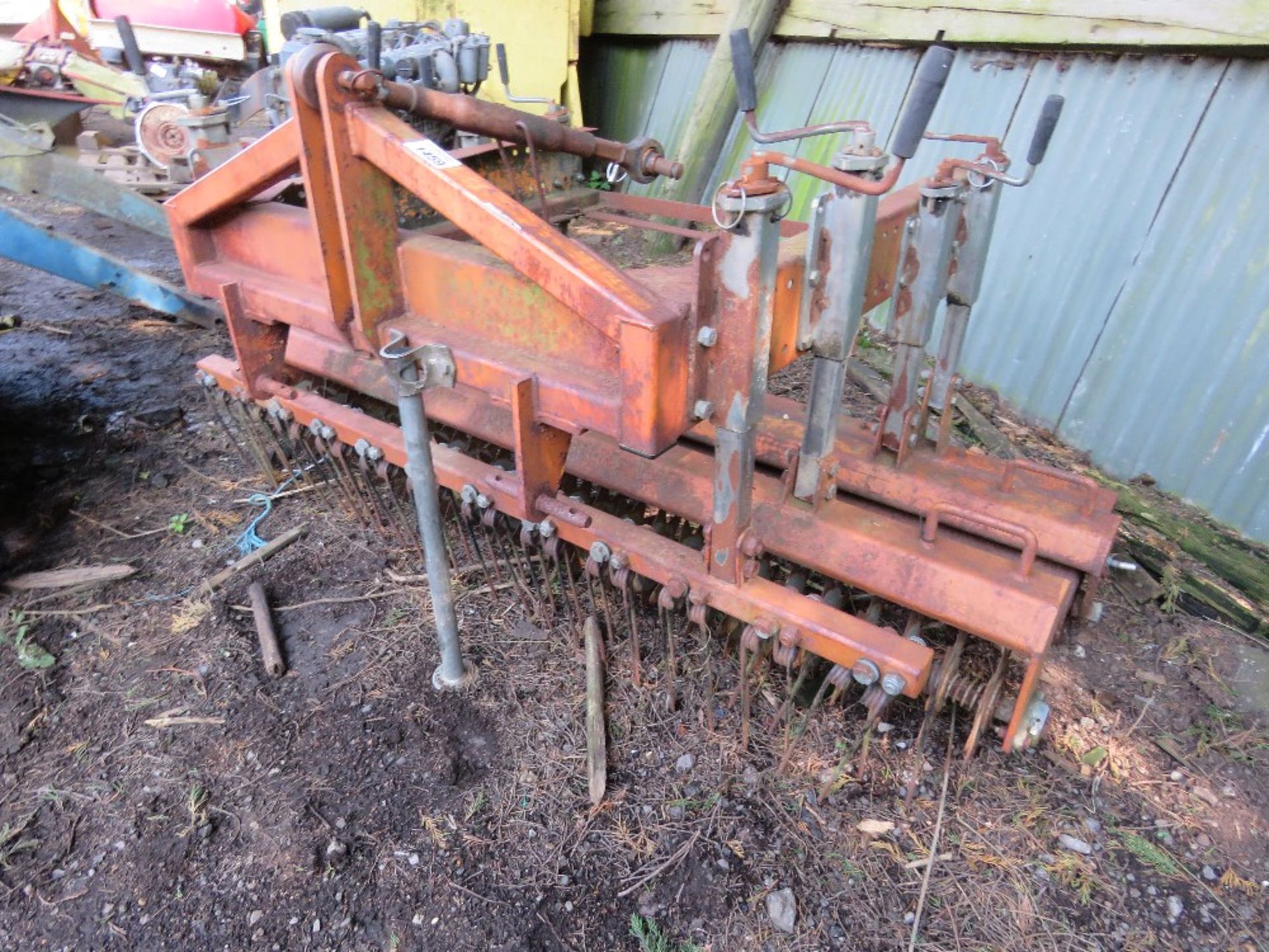 SISIS QUADRAPLEX TYPE GROOMER UNIT, TRACTOR MOUNTED, 6FT WIDTH APPROX.....THIS LOT IS SOLD UNDER THE