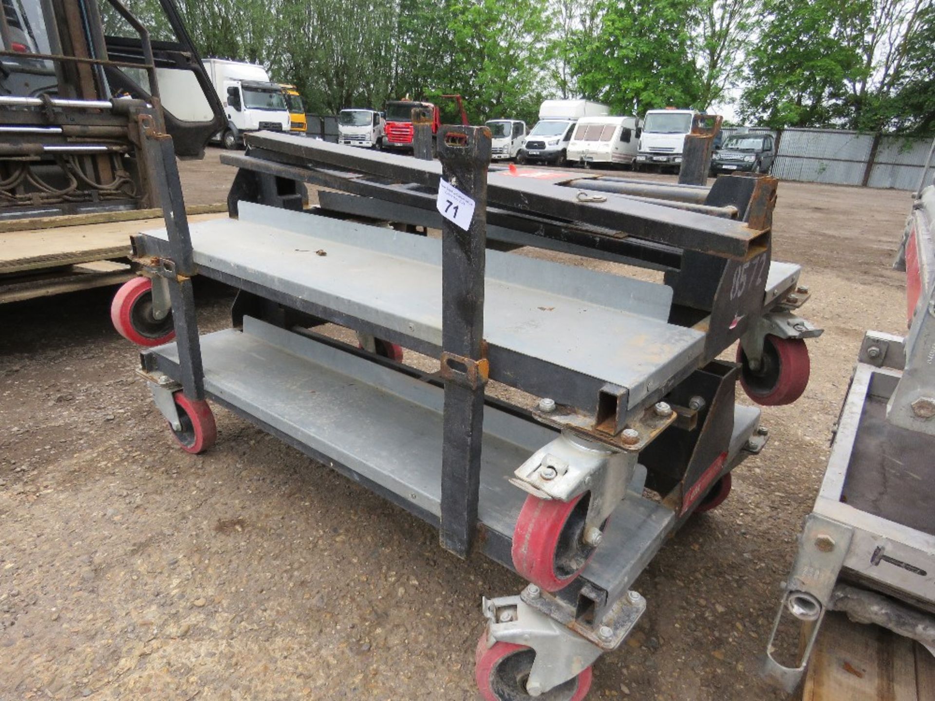 2 X ARMORGARD FOLDABLE BOARD TROLLEYS THX8572,7111 - Image 2 of 3