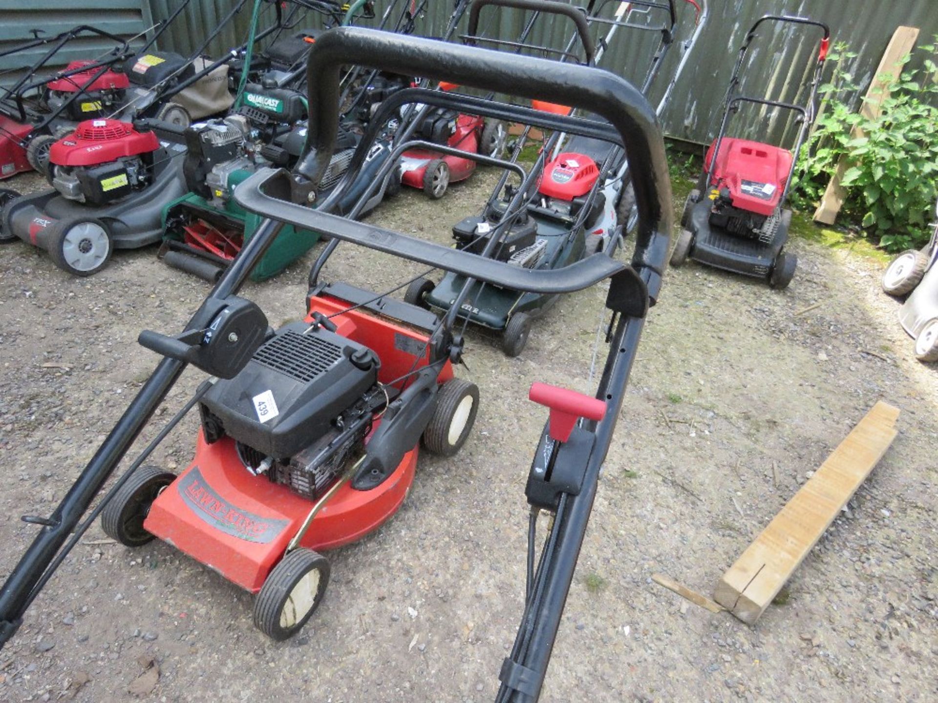 HAYTER HARRIER 56 PETROL ENGINED MOWER WITH REAR ROLLER AND NO COLLECTOR. ....THIS LOT IS SOLD UNDER - Image 4 of 4