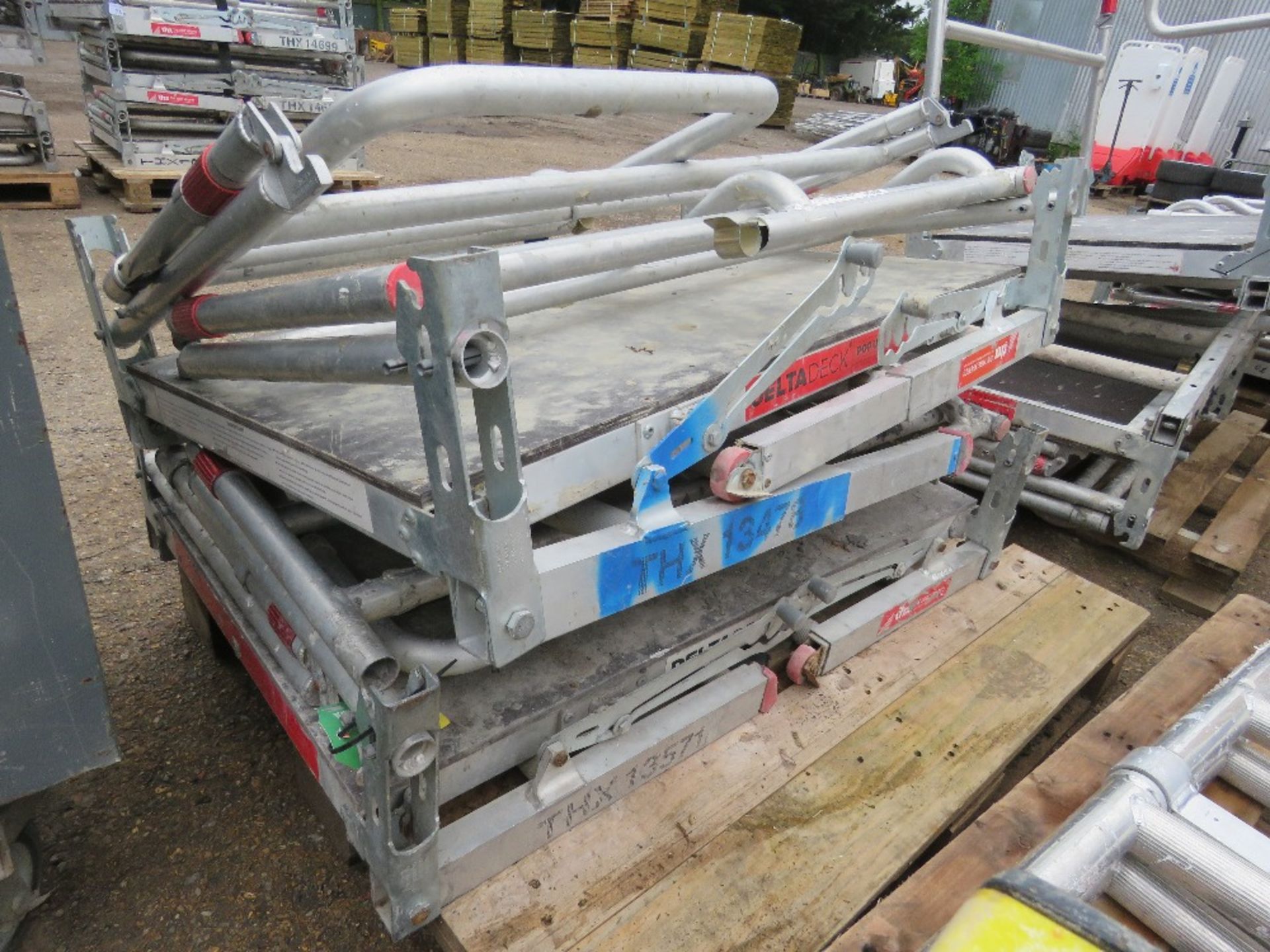 2 X DELTA DECK ALUMINIUM WORK PLATFORMS. THX13478,13571 - Image 4 of 4