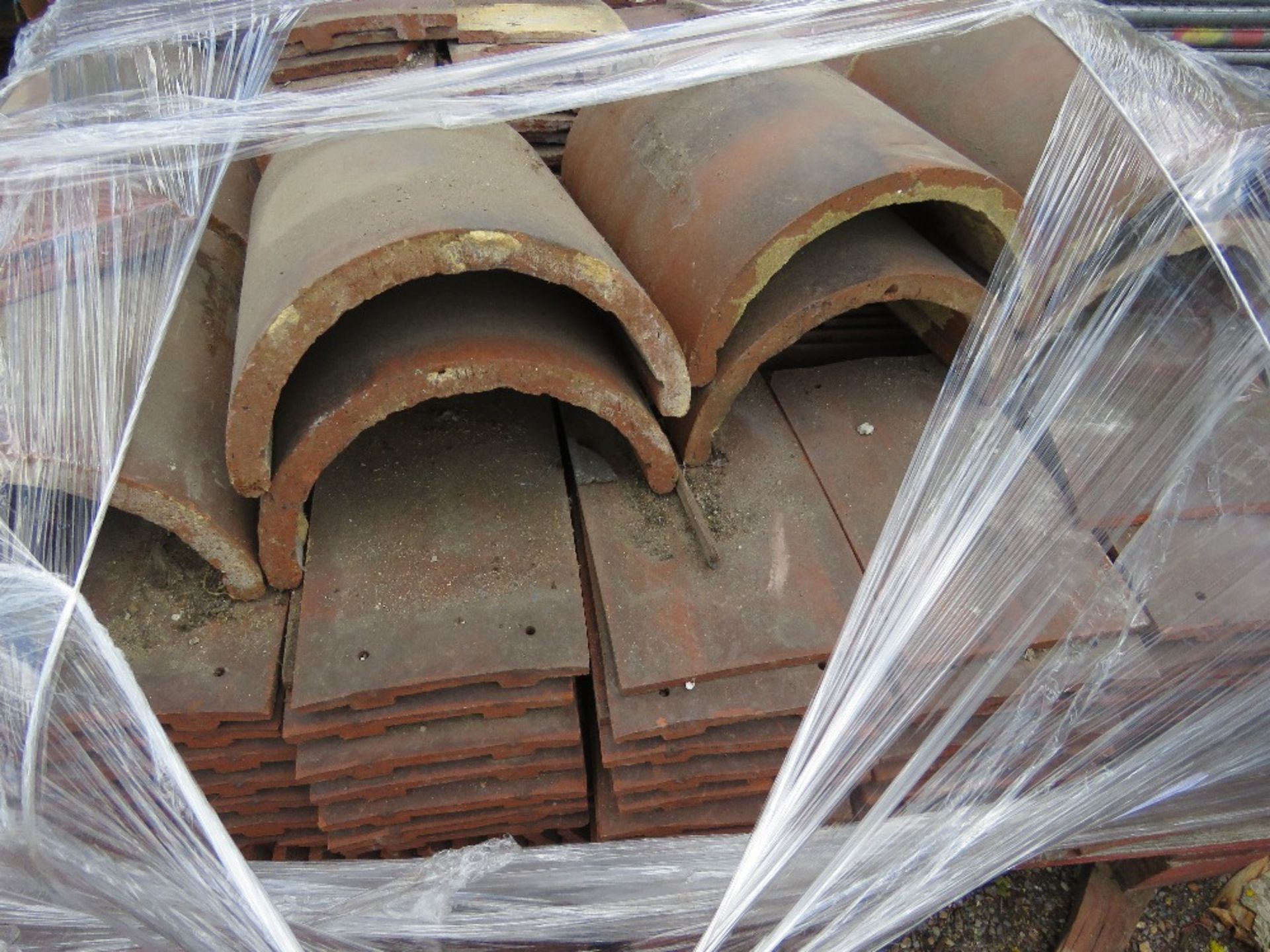 PALLET OF PEG TILES AND RIDGE TILES.....THIS LOT IS SOLD UNDER THE AUCTIONEERS MARGIN SCHEME, THEREF