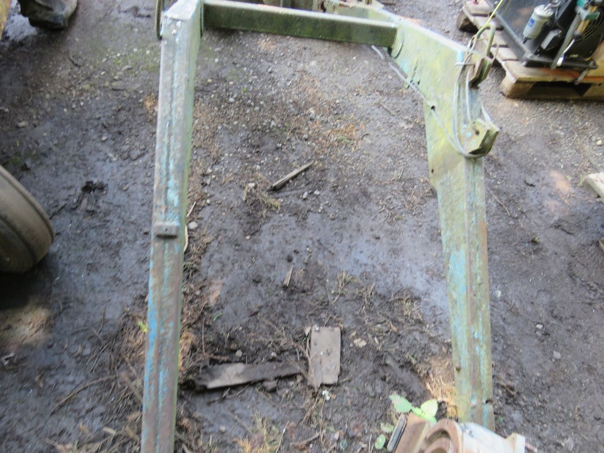 FORDSON DEXTA TRACTOR WITH LOADER FRAME AND BRACKETS. UNUSED CONDITION UNKNOWN. MAY BE INCOMPLETE (I - Image 5 of 16