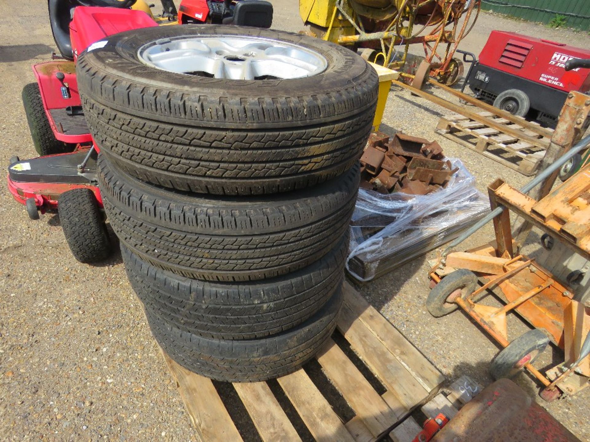 4NO ALLOY WHEELS AND TYRES 235-70 R17....THIS LOT IS SOLD UNDER THE AUCTIONEERS MARGIN SCHEME, THERE - Image 3 of 8