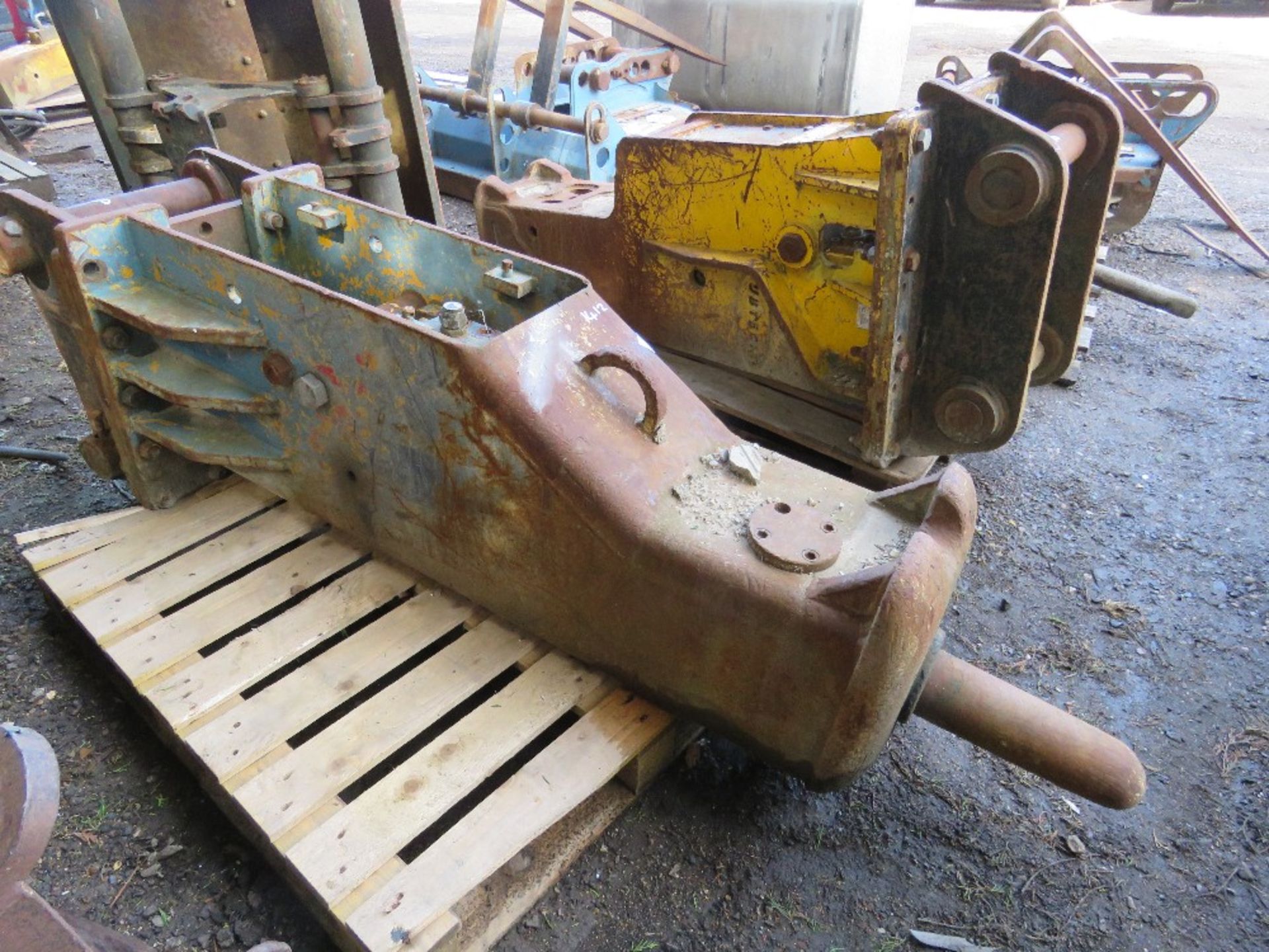 EXCAVATOR MOUNTED HYDRAULIC BREAKER, BLUE COLOURED. 80MM PINS. - Image 2 of 5