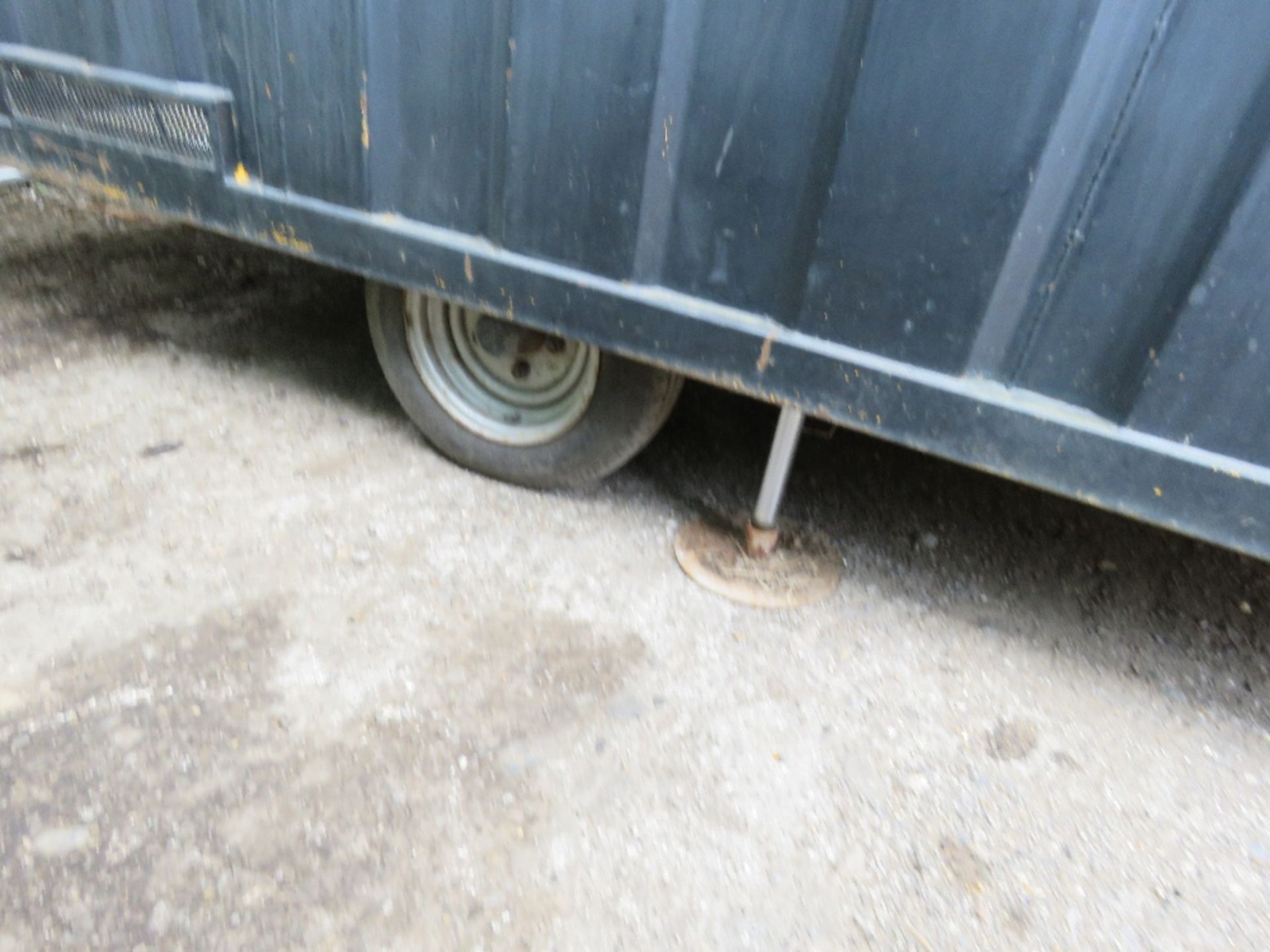 GROUNDHOG TOWED WELFARE UNIT WITH PETROL ENGINED GENERATOR. WHEN TESTED THE GENERATOR WAS SEEN TO ST - Image 7 of 18