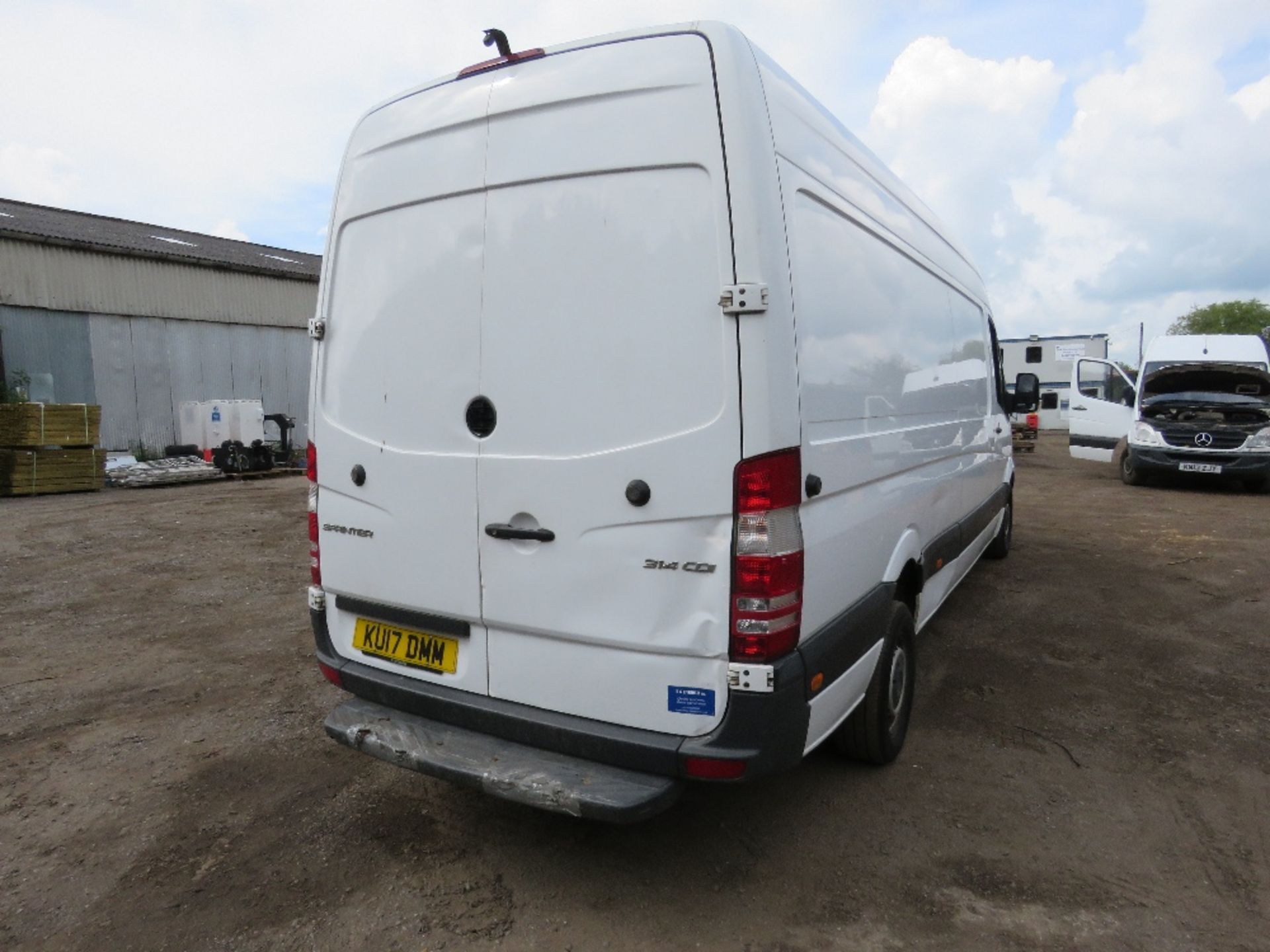 MERCEDES SPRINTER LWB PANEL VAN 2143CC DIESEL EURO 6 ENGINE REG:KU17 DMM. WITH V5 AND MOT UNTIL 17/0 - Image 9 of 23