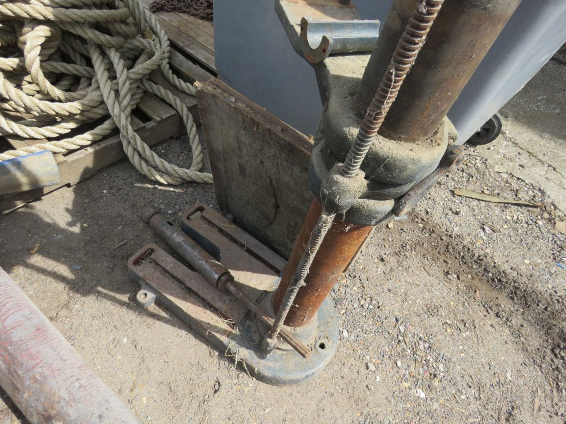 LARGE PILLAR DRILL WITH TABLE PLATFORM.....THIS LOT IS SOLD UNDER THE AUCTIONEERS MARGIN SCHEME, THE - Image 2 of 4