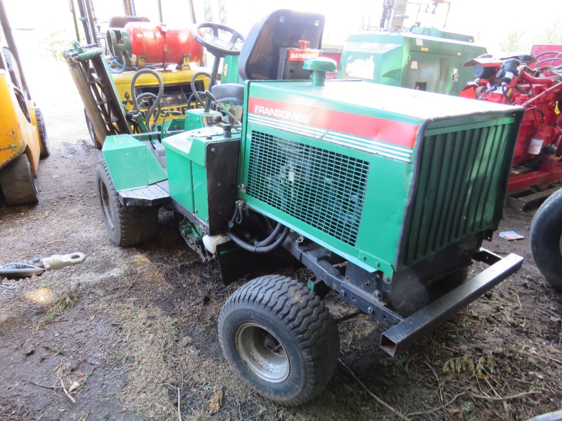 ransomes 213 triple ride on mower with kubota engine. PART EXCHANGE MACHINE, STOP SOLENOID ISSUE, RU - Image 4 of 11