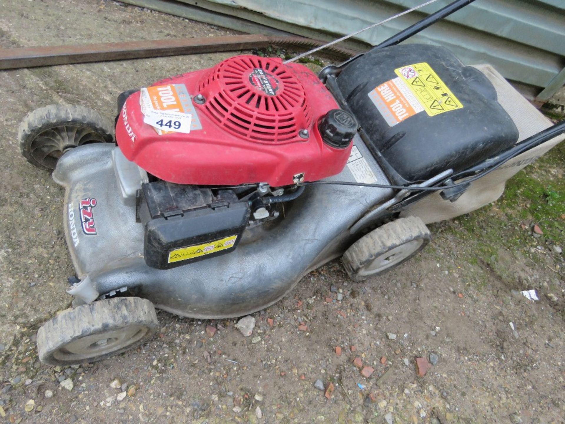 HONDA IZY PETROL ENGINED MOWER WITH COLLECTOR. ....THIS LOT IS SOLD UNDER THE AUCTIONEERS MARGIN SCH - Image 2 of 3