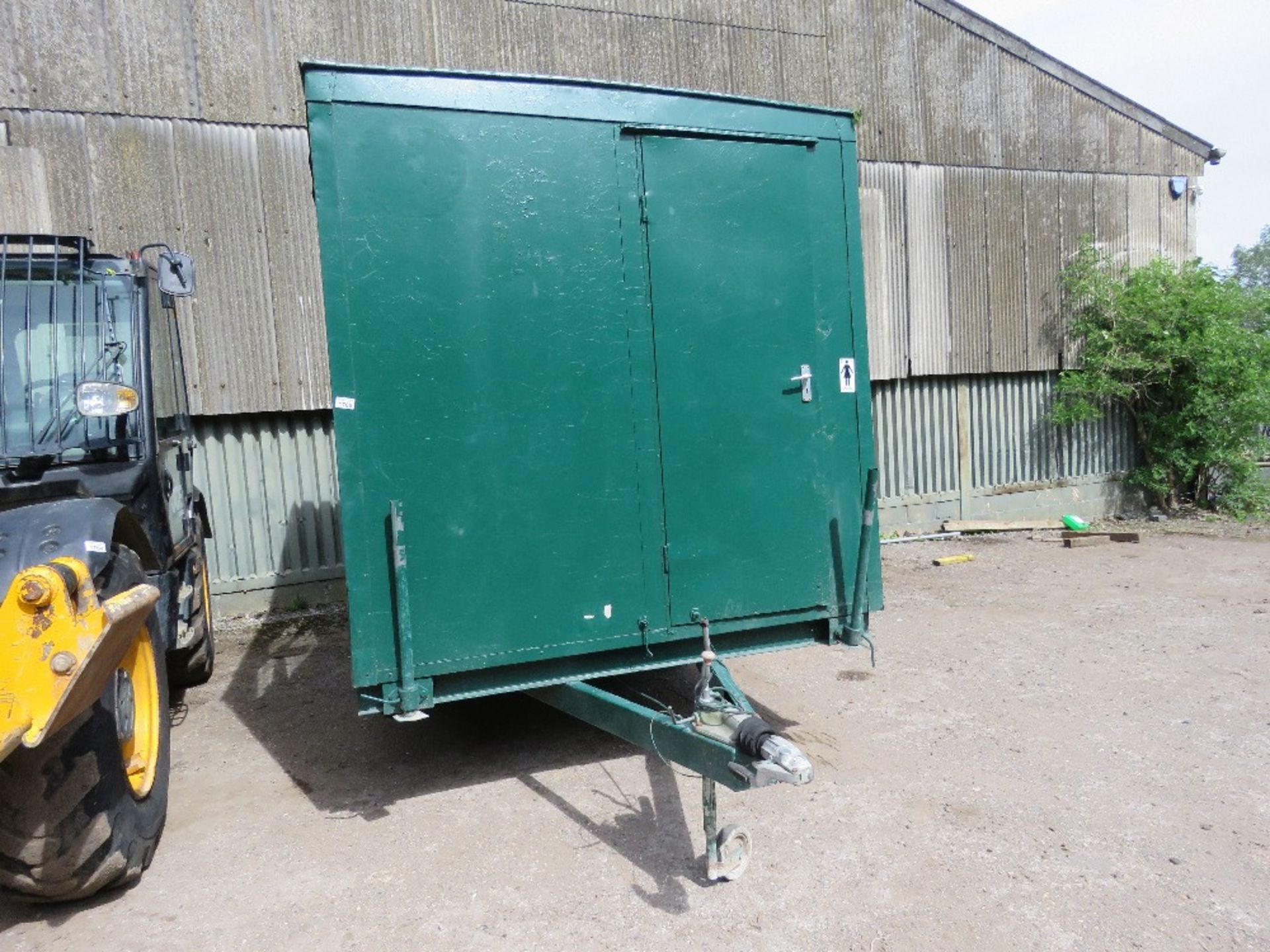 SINGLE AXLED TOWED TOILET BLOCK 12FT X 7FT APPROX. COMPRISES SINGLE WC WITH SINK FOR LADIES, GENTS H - Image 2 of 13