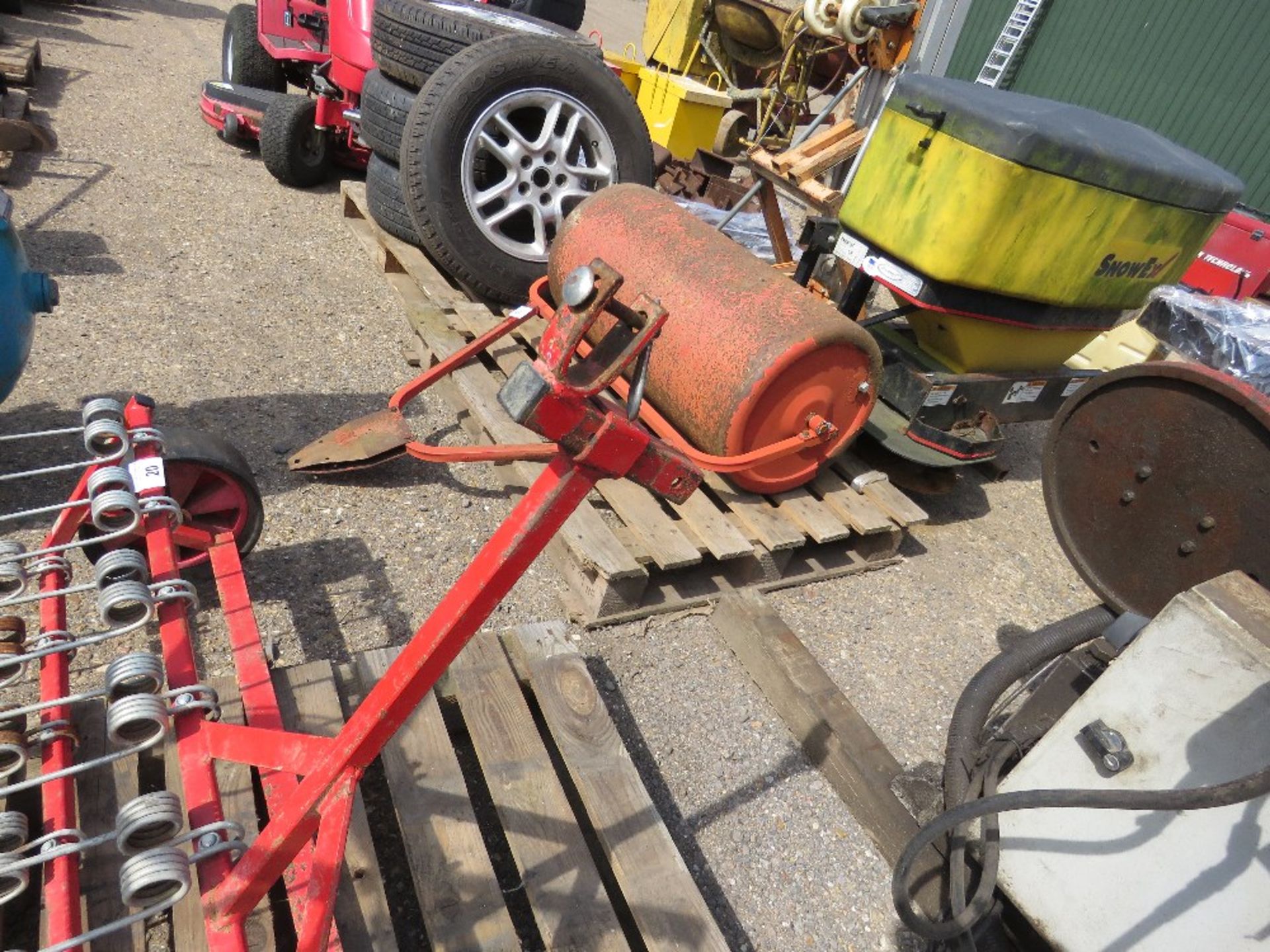 SCH TOWED GRASS RAKE WITH SPRING TINES, 6FT WIDTH APPROX.....THIS LOT IS SOLD UNDER THE AUCTIONEERS - Image 4 of 4