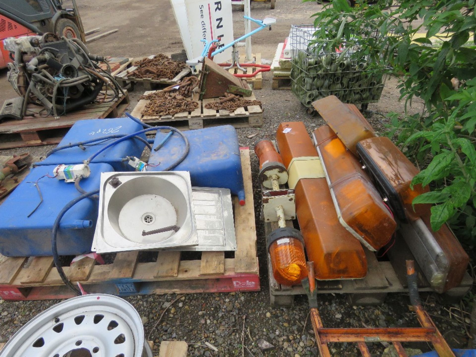 TRUCK LIGHT BARS PLUS HAND WASH SETS, EX UTILITY VEHICLES.....THIS LOT IS SOLD UNDER THE AUCTIONEERS - Image 5 of 6