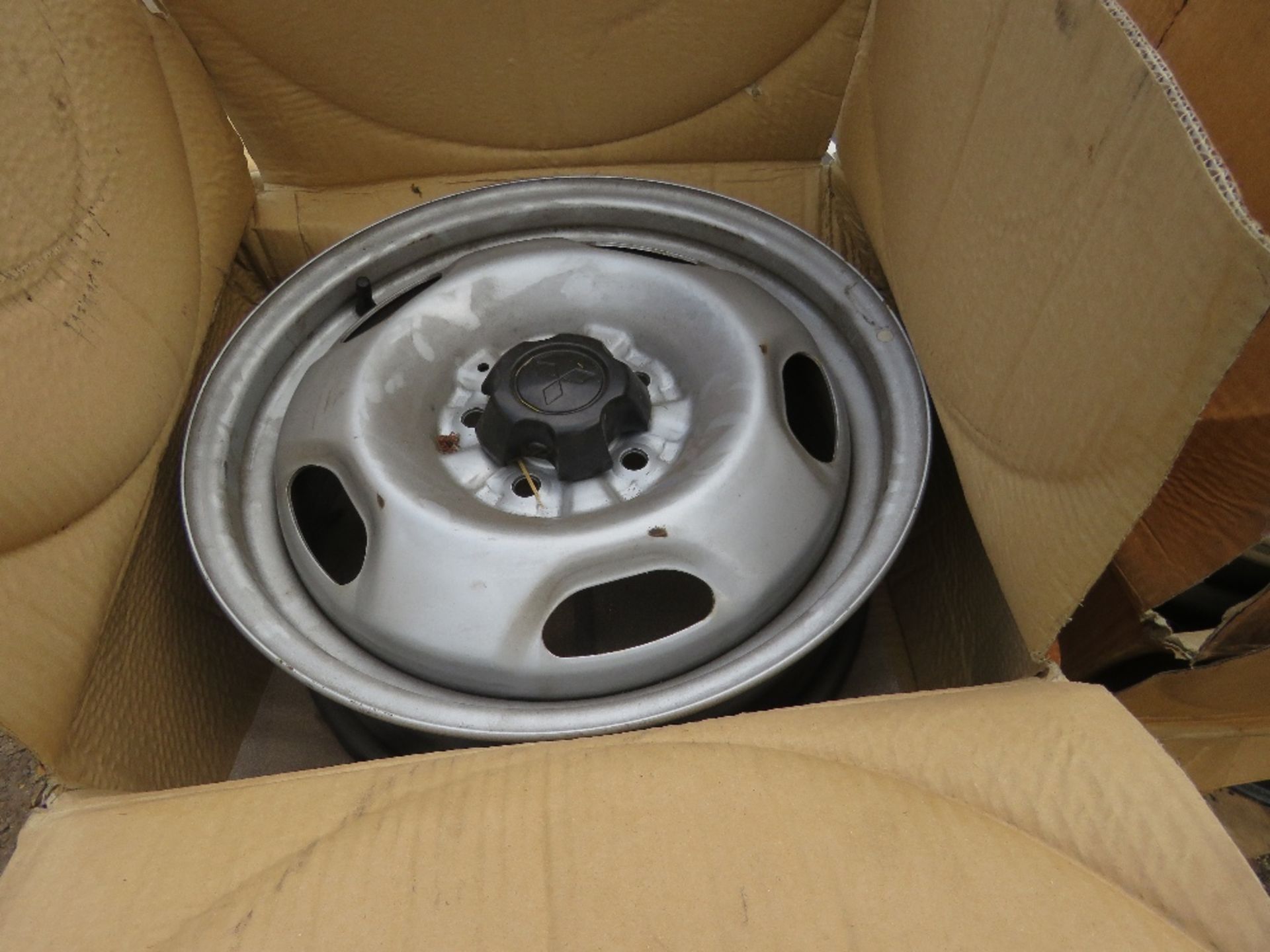 2 X PALLETS OF UNUSED MITSUBISHI AND OTHER WHEEL RIMS.....THIS LOT IS SOLD UNDER THE AUCTIONEERS MAR - Image 5 of 8