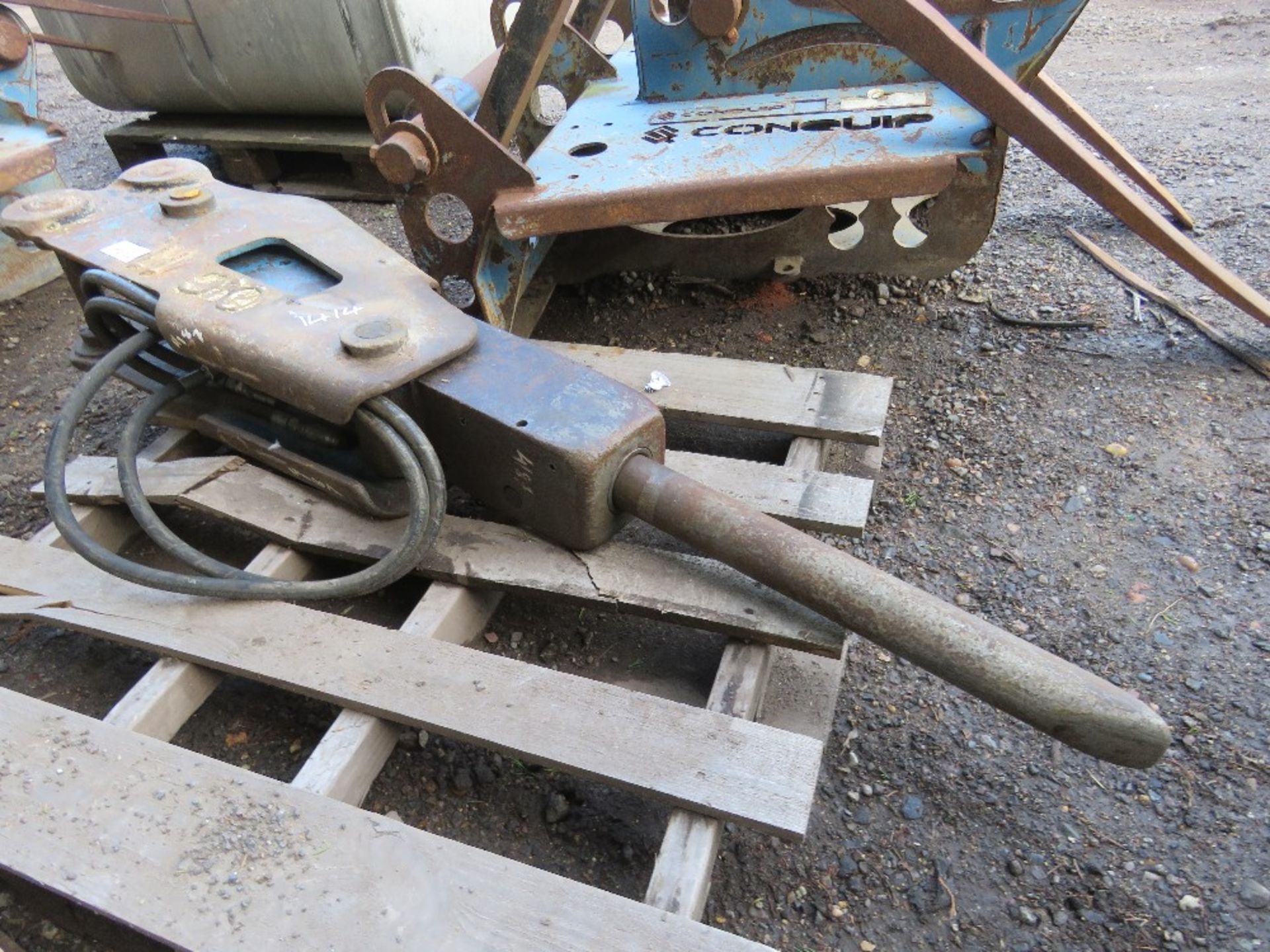 EXCAVATOR MOUNTED HYDRAULIC BREAKER ON 40MM PINS. - Image 4 of 4