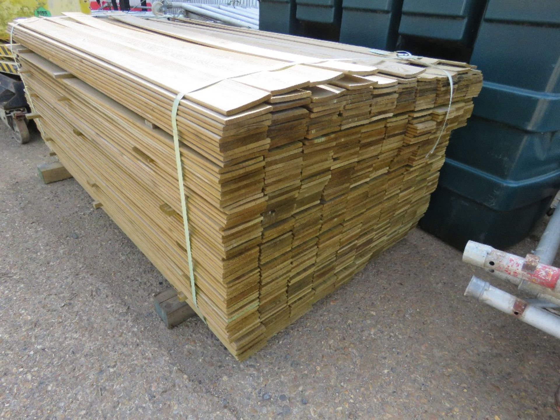 LARGE PACK OF PRESSURE TREATED HIT AND MISS FENCE CLADDING BOARDS 1.74M X 100MM APPROX. ....THIS LOT - Image 2 of 4