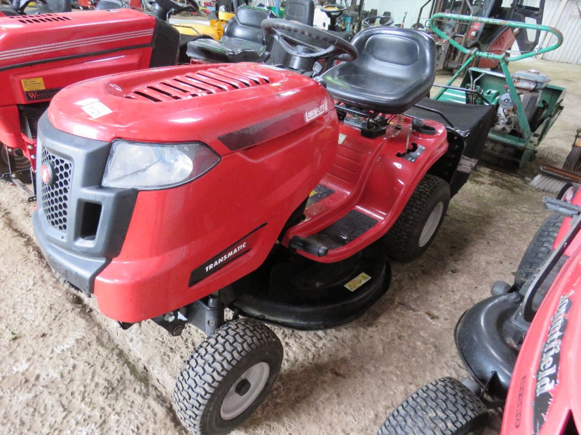 LAWNFLITE 603RT RIDE ON MOWER. WHEN BRIEFLY TESTED WAS SEEN TO RUN, DRIVE AND MOWERS ENGAGED. - Image 3 of 10
