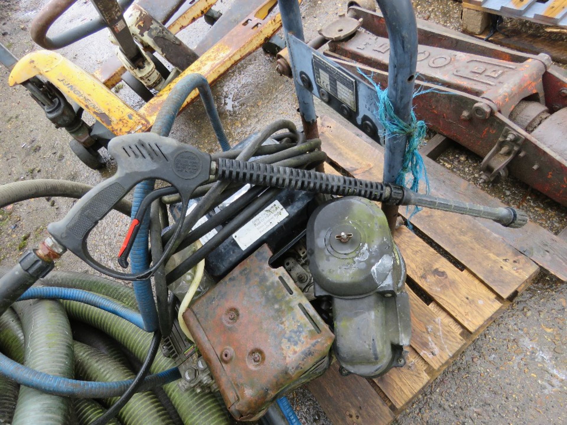 HONDA 9HP POWERED PRESSURE WASHER.....THIS LOT IS SOLD UNDER THE AUCTIONEERS MARGIN SCHEME, THEREFOR - Image 3 of 6