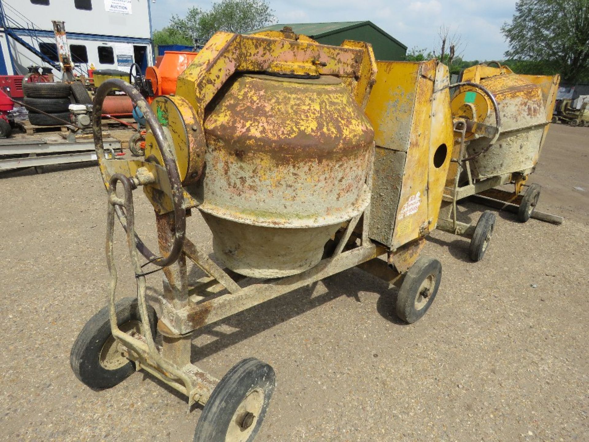 BENFORD LISTER FLAT TOP DIESEL ENGINED CEMENT MIXER WITH HANDLE. WHEN TESTED WAS SEEN TO RUN AND DRU - Image 2 of 4