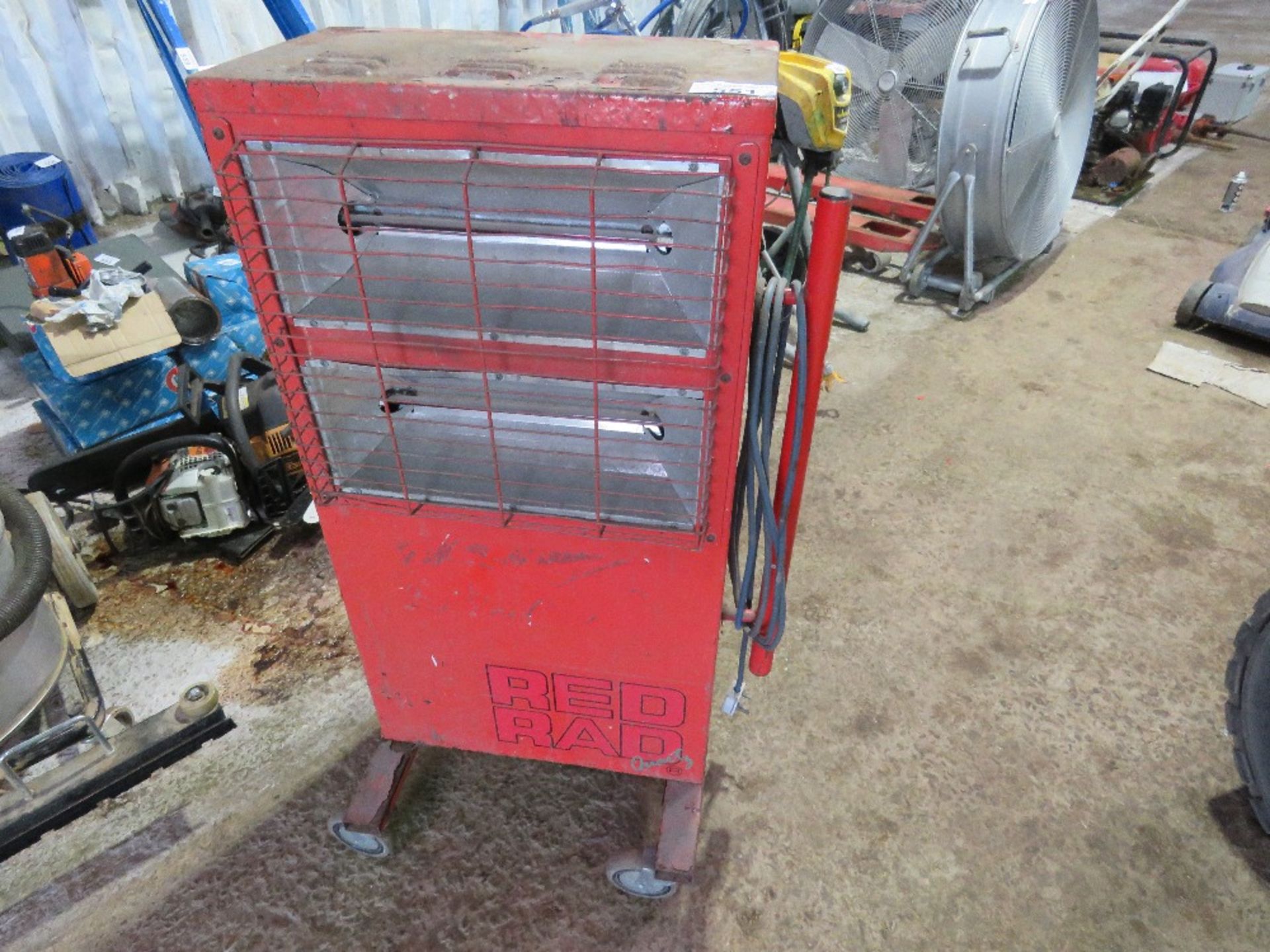 RADIANT HEATER 240VOLT POWERED.....THIS LOT IS SOLD UNDER THE AUCTIONEERS MARGIN SCHEME, THEREFORE N