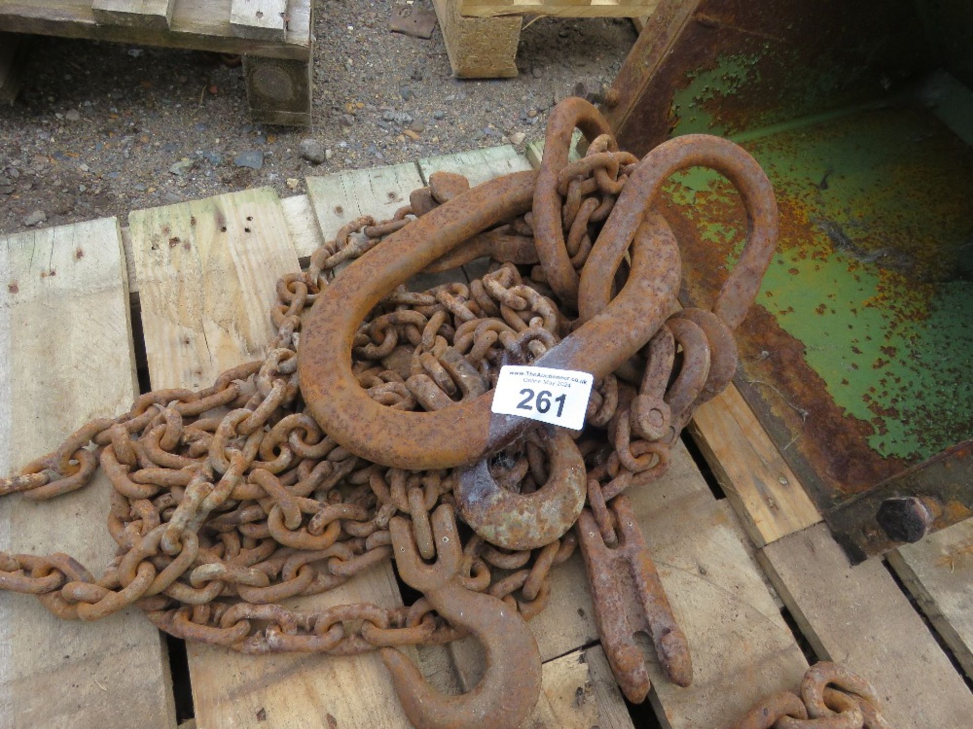 ASSORTD LIFTING CHAINS PLUS A ROLLER STAND.....THIS LOT IS SOLD UNDER THE AUCTIONEERS MARGIN SCHEME, - Image 3 of 5