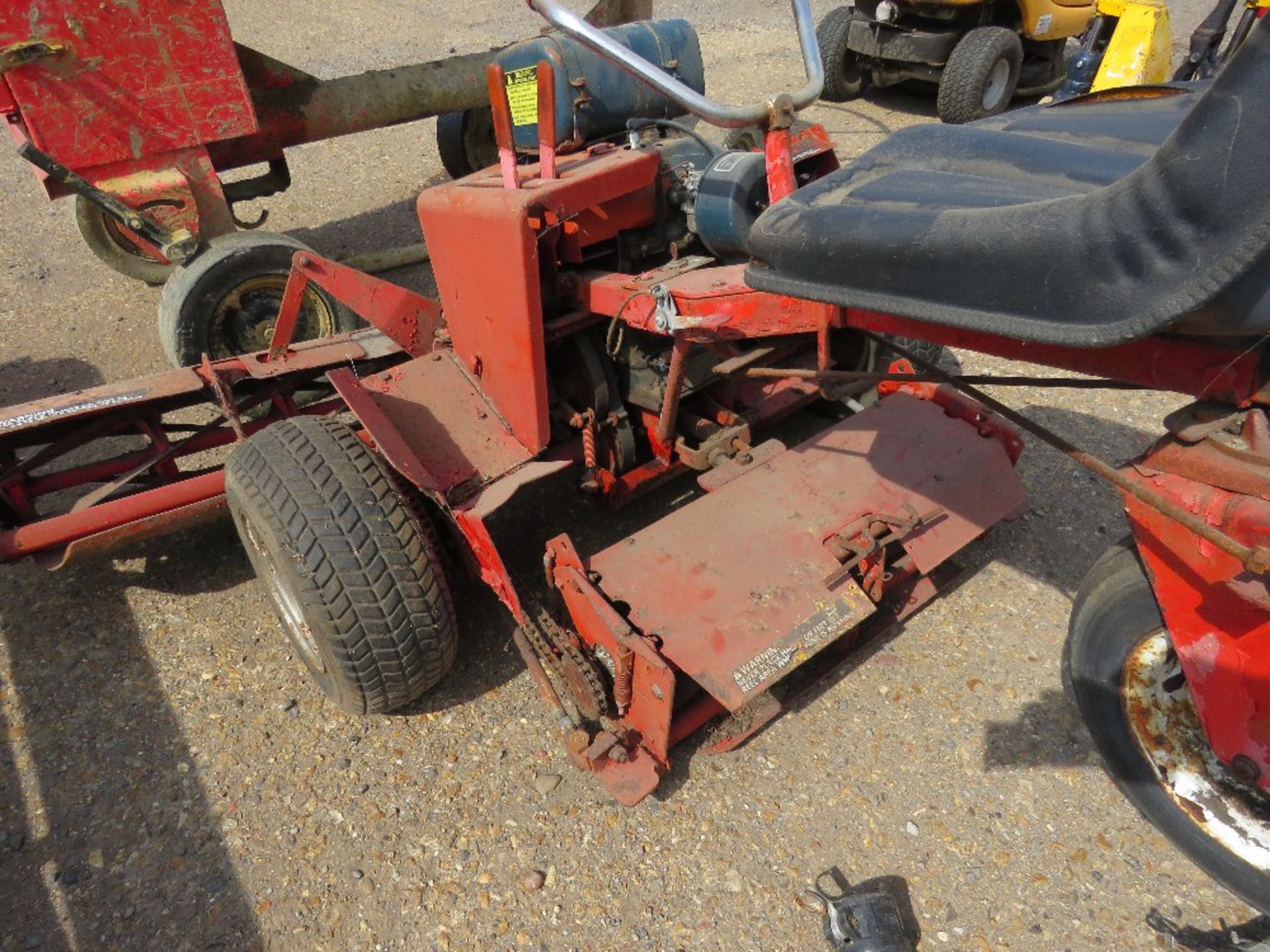 TRIPLE CYLINDER HEAD RIDE ON MOWER. - Image 7 of 7