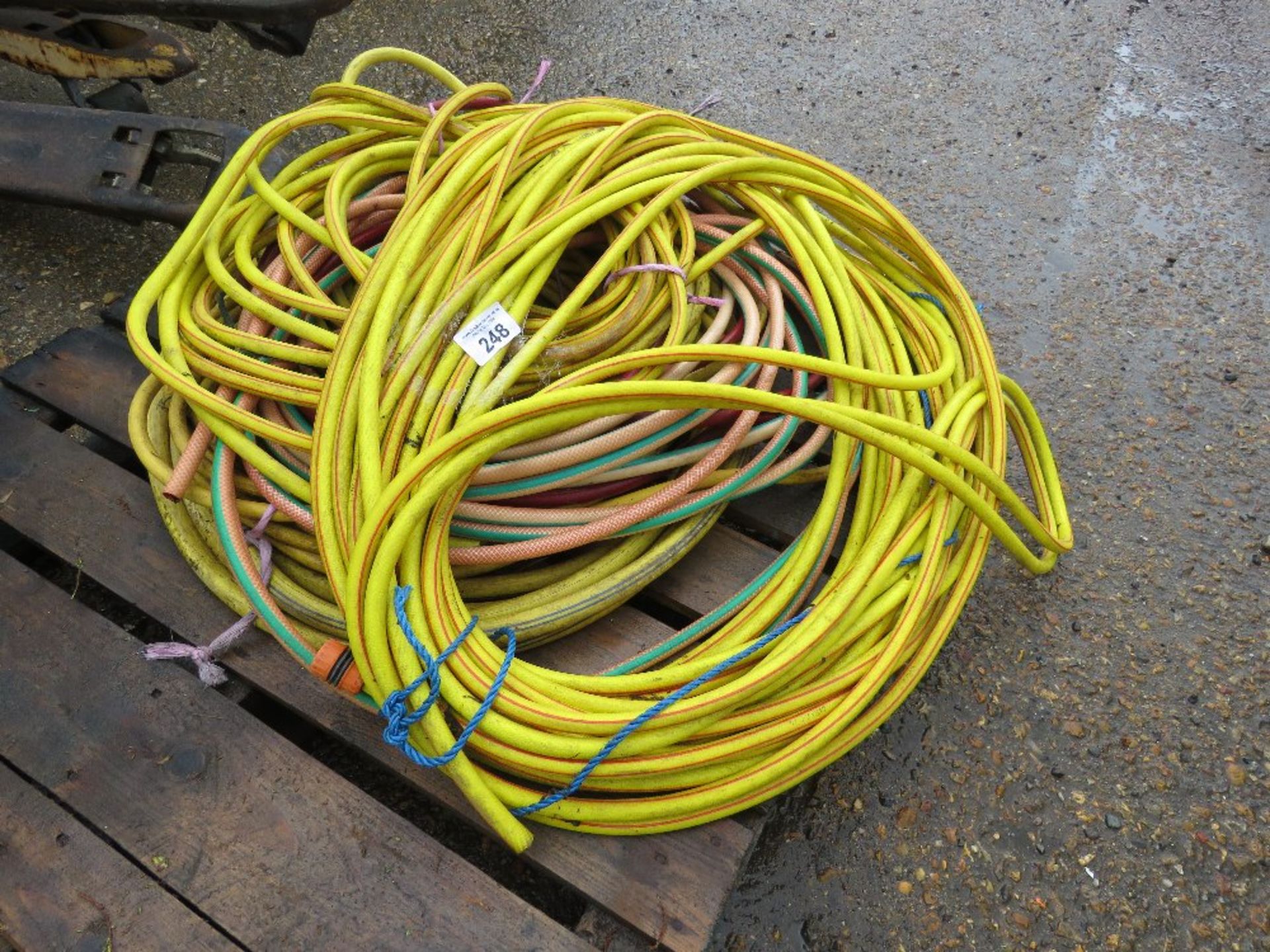 PALLET CONTAINING ASSORTED HOSE PIPES.....THIS LOT IS SOLD UNDER THE AUCTIONEERS MARGIN SCHEME, THER