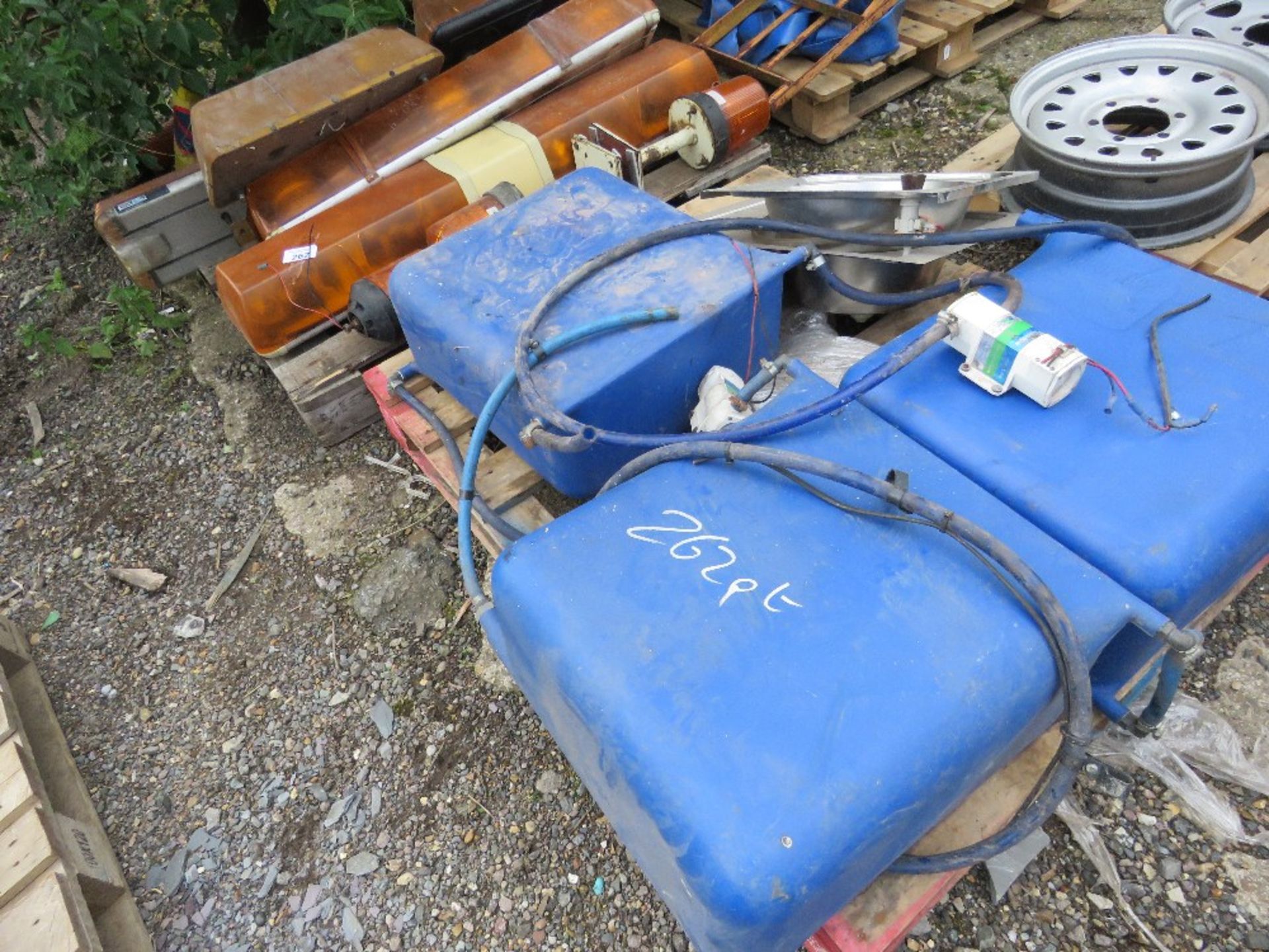 TRUCK LIGHT BARS PLUS HAND WASH SETS, EX UTILITY VEHICLES.....THIS LOT IS SOLD UNDER THE AUCTIONEERS - Image 3 of 6