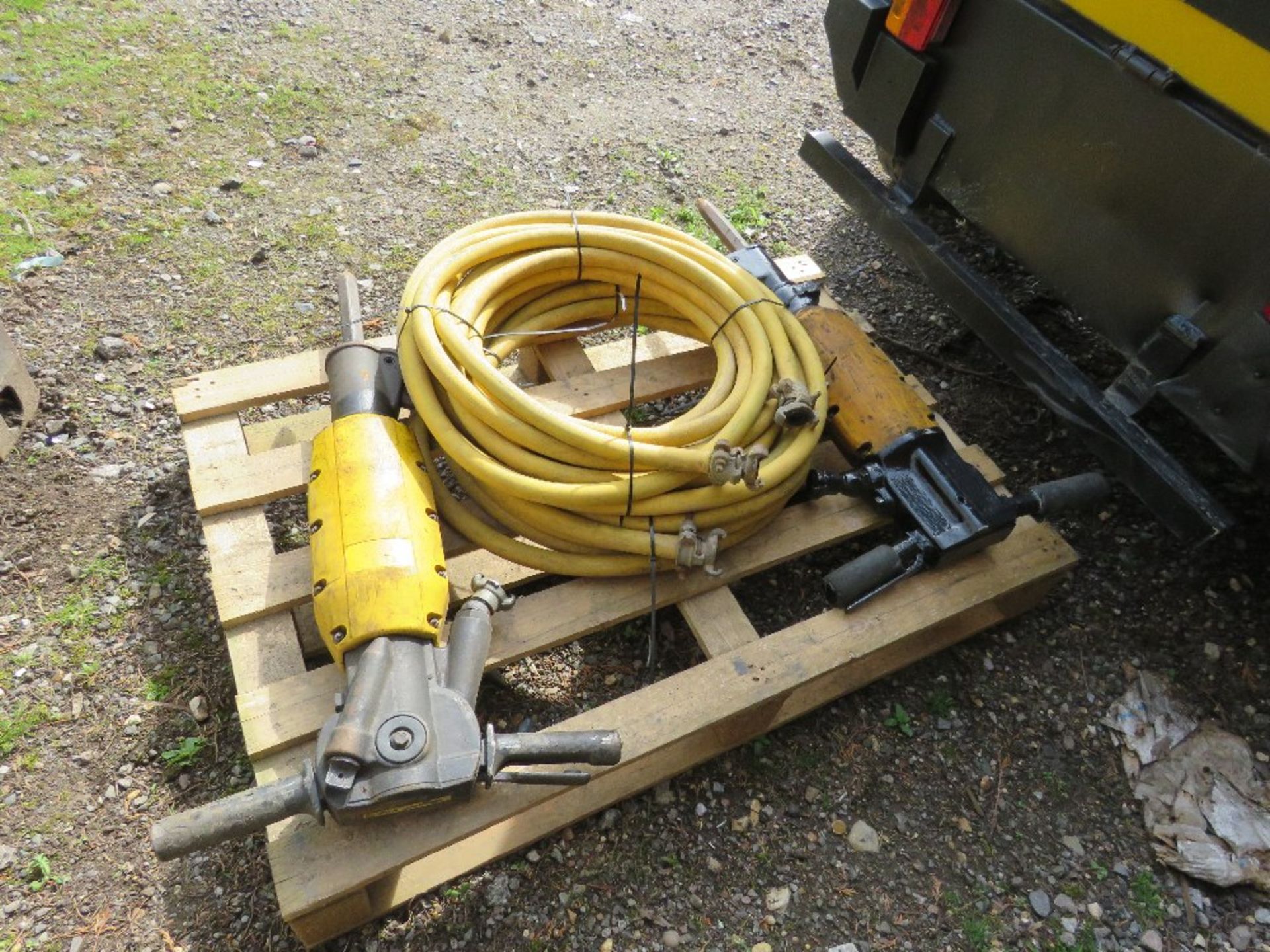 KAESER M50 COMPRESSOR 180CFM OUTPUT WITH 2 X HOSES AND 2 X GUNS. OWNER RETIRING. WHEN TESTED WAS SEE - Bild 5 aus 16