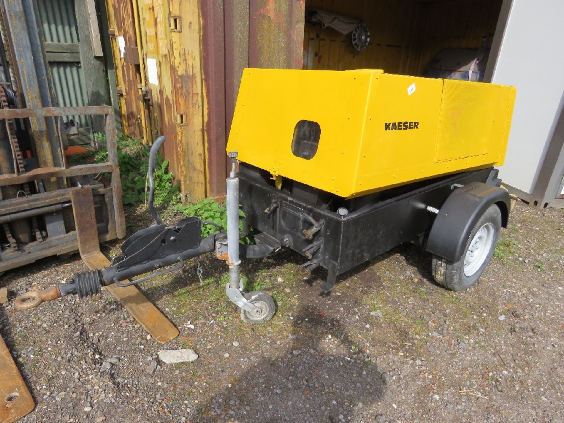 KAESER M50 COMPRESSOR 180CFM OUTPUT WITH 2 X HOSES AND 2 X GUNS. OWNER RETIRING. WHEN TESTED WAS SEE