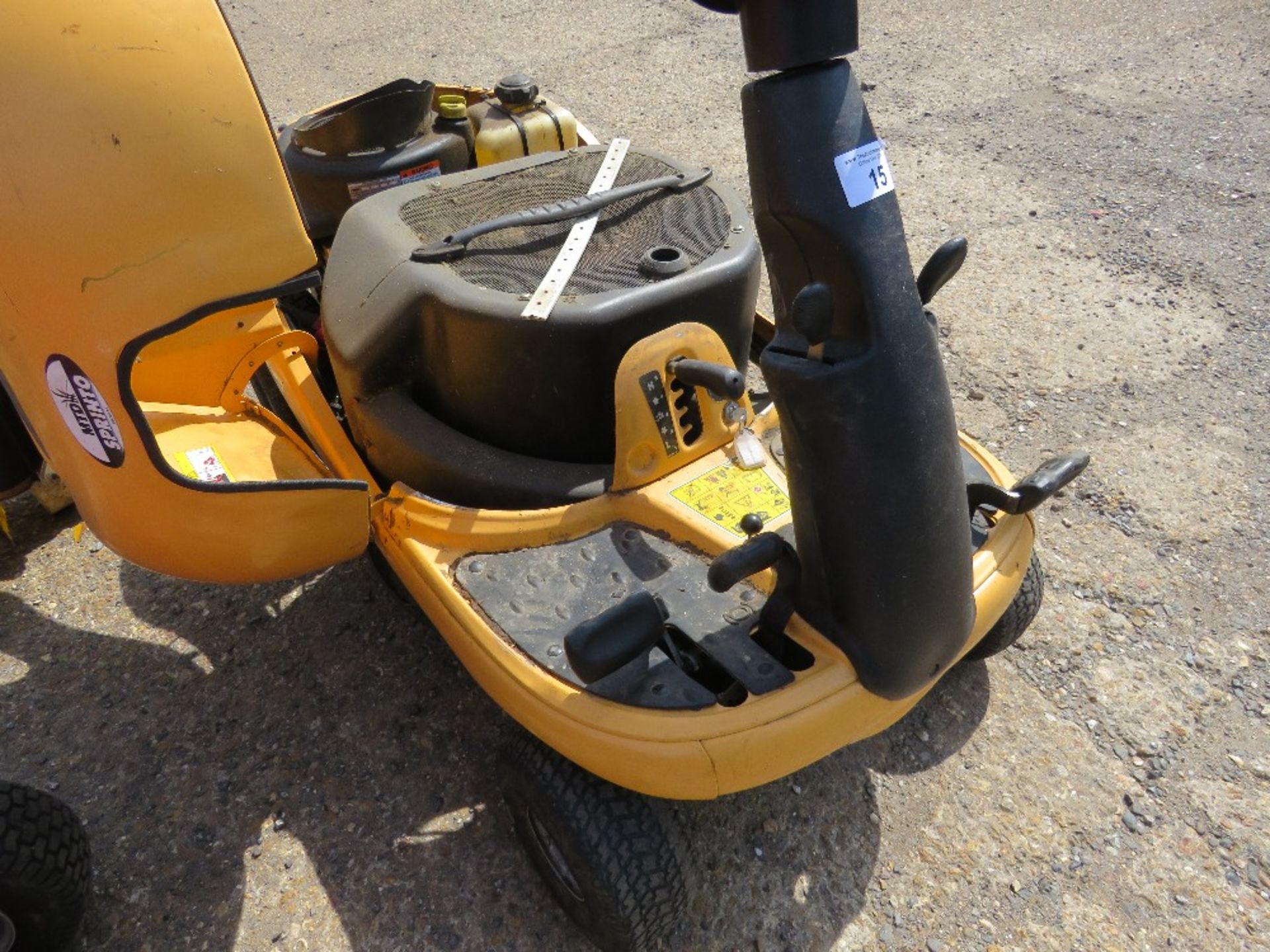 MTD SPRINTO BUG TYPE RIDE ON MOWER . WHEN TESTED WAS SEEN TO DRIVE AND MOWERS ENGAGED ....THIS LOT I - Image 5 of 5