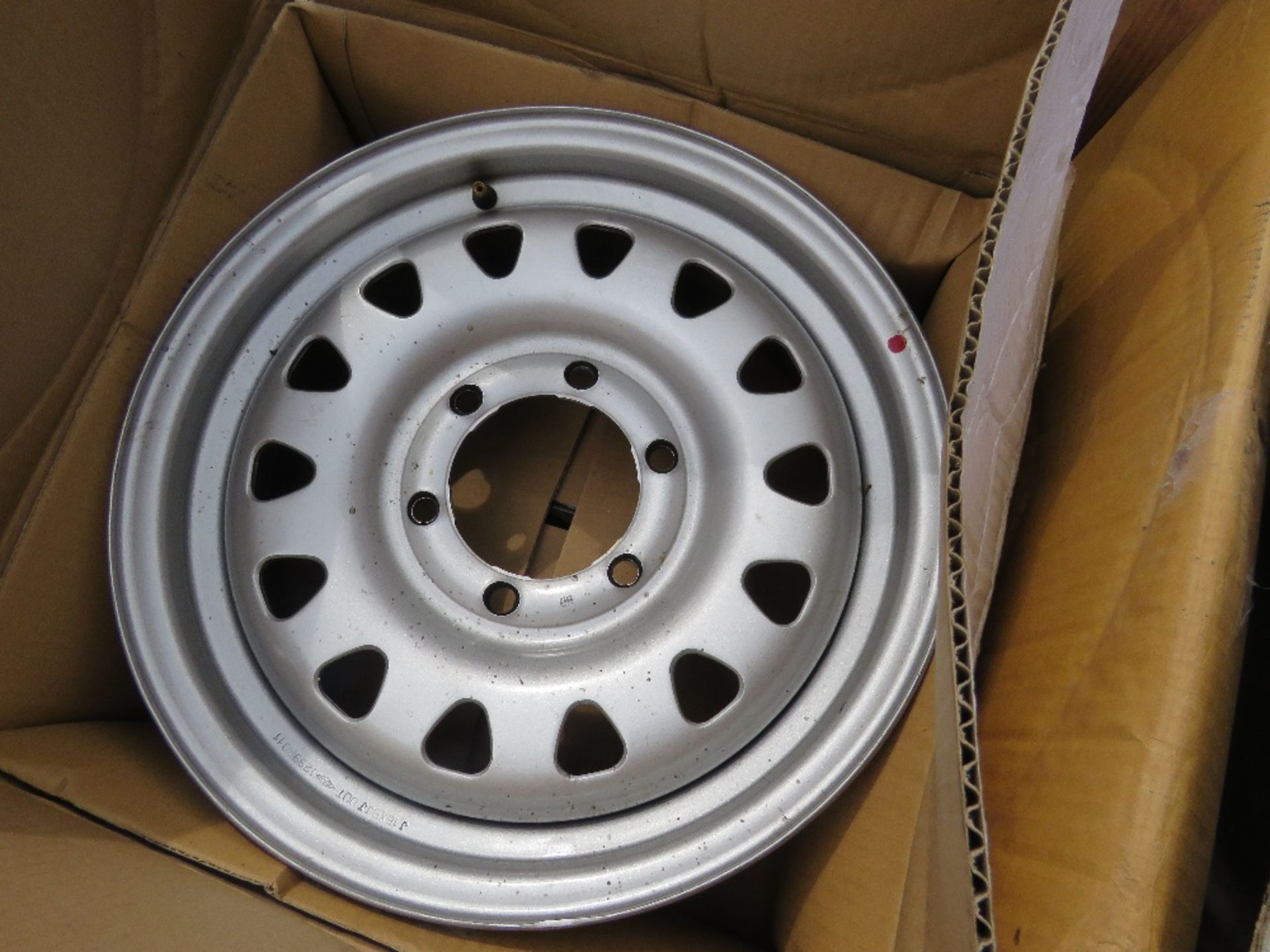 2 X PALLETS OF UNUSED MITSUBISHI AND OTHER WHEEL RIMS.....THIS LOT IS SOLD UNDER THE AUCTIONEERS MAR - Image 7 of 8