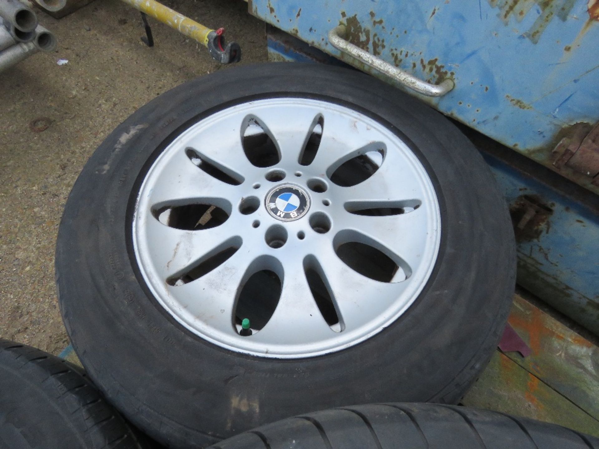 SET OF 4NO BMW 235/65R17 ALLOY WHEELS AND TYRES. - Image 5 of 6