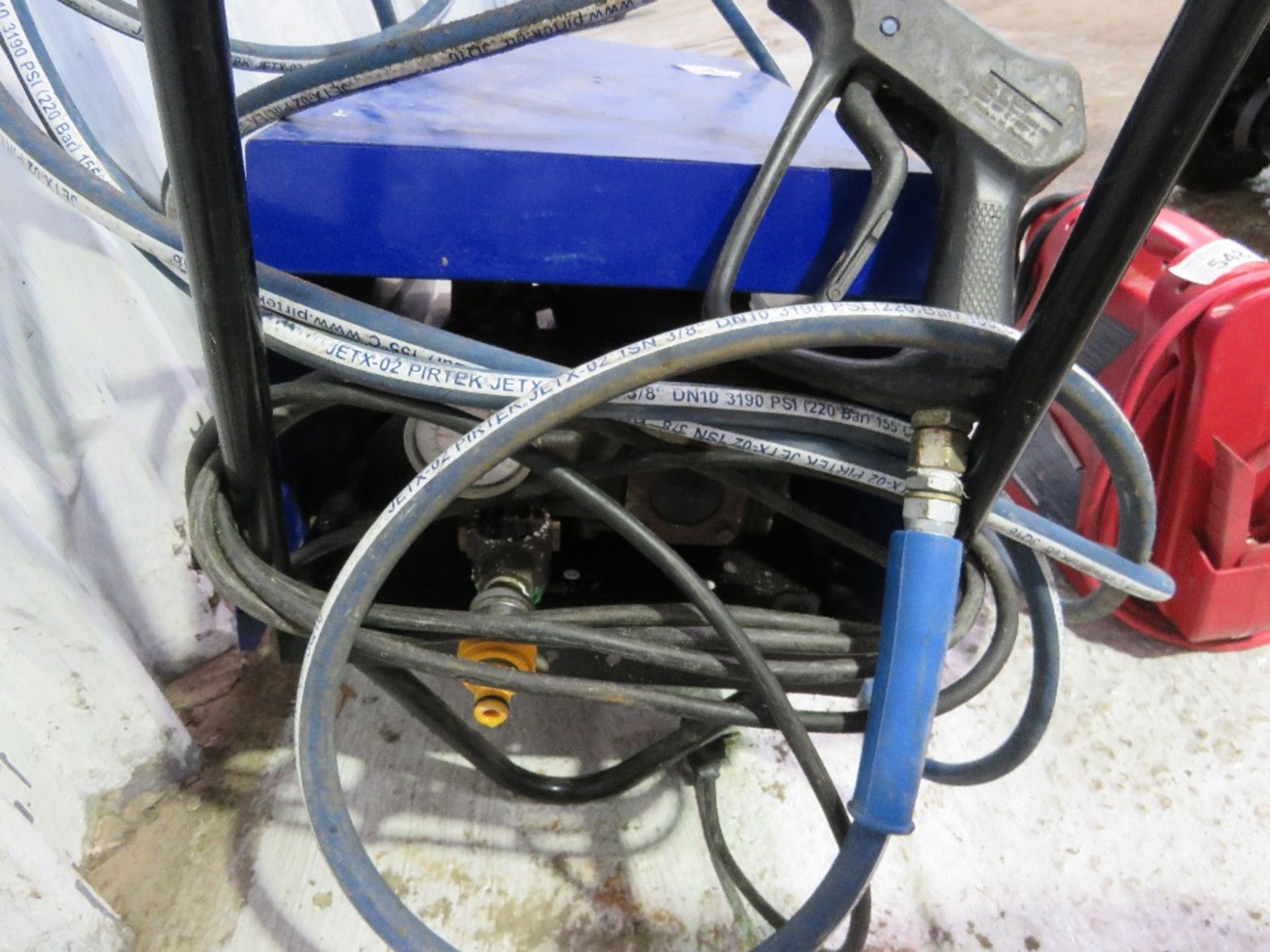 PRESSURE WASHER 240VOLT POWERED. - Image 2 of 5