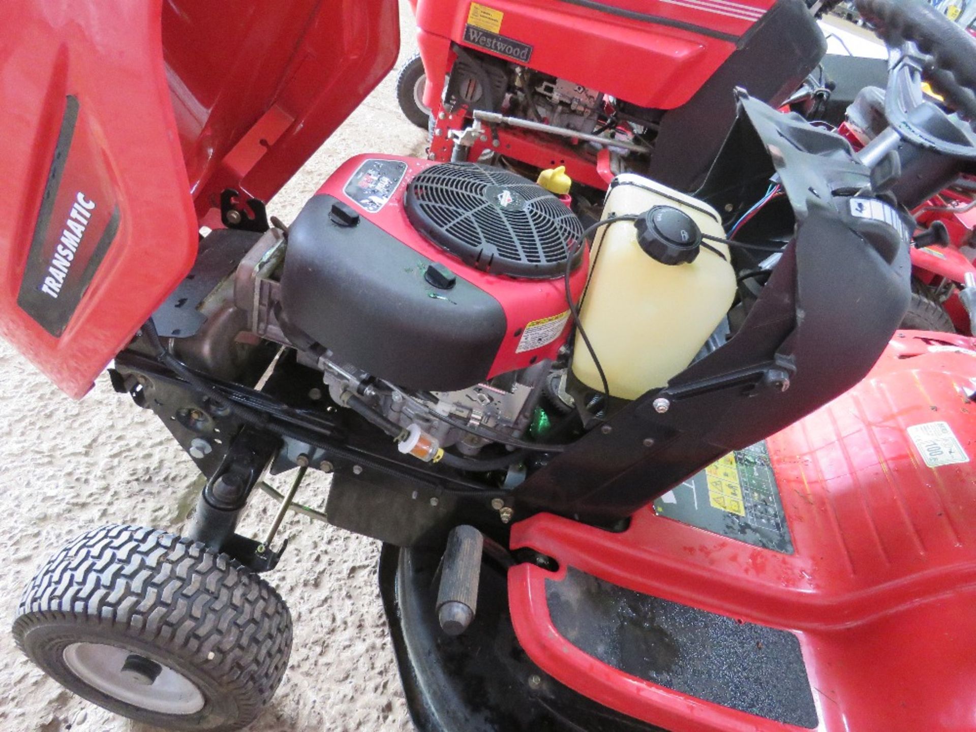 LAWNFLITE 603RT RIDE ON MOWER. WHEN BRIEFLY TESTED WAS SEEN TO RUN, DRIVE AND MOWERS ENGAGED. - Image 10 of 10