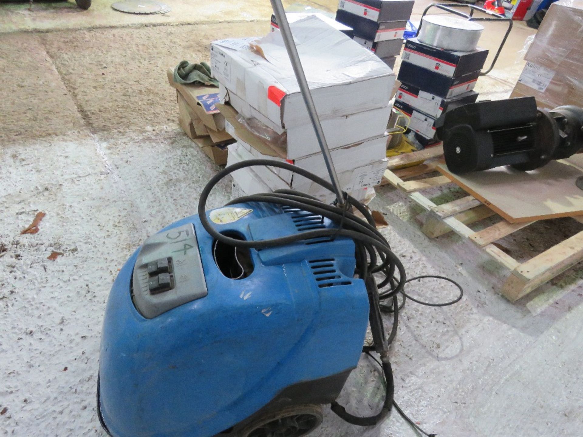 PRESSURE WASHER, 240VOLT POWERED. - Image 2 of 3